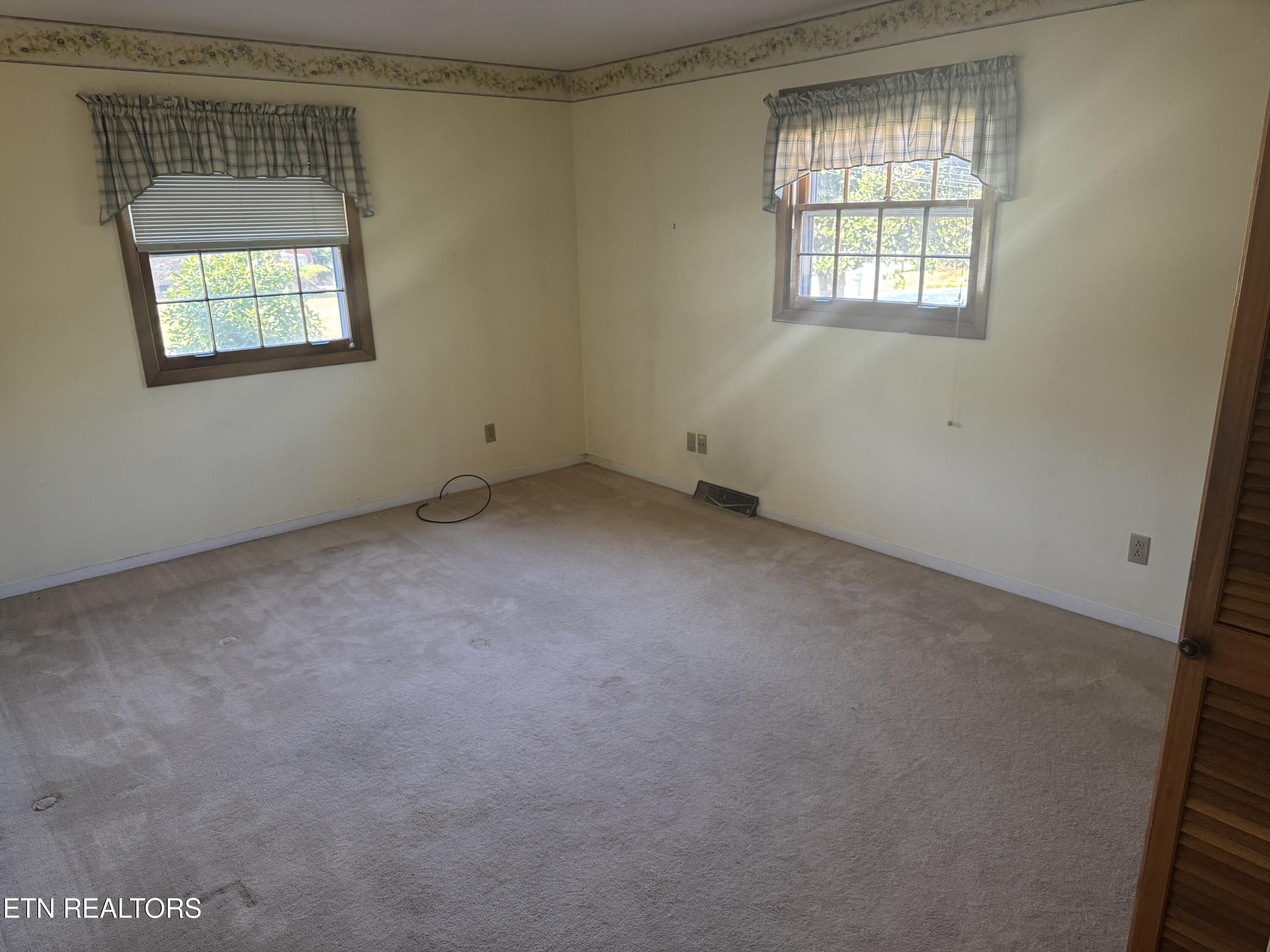 128 Essex Drive Knoxville TN 37922