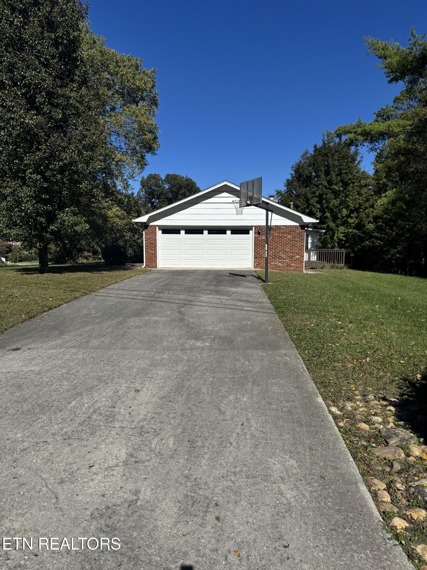 128 Essex Drive Knoxville TN 37922