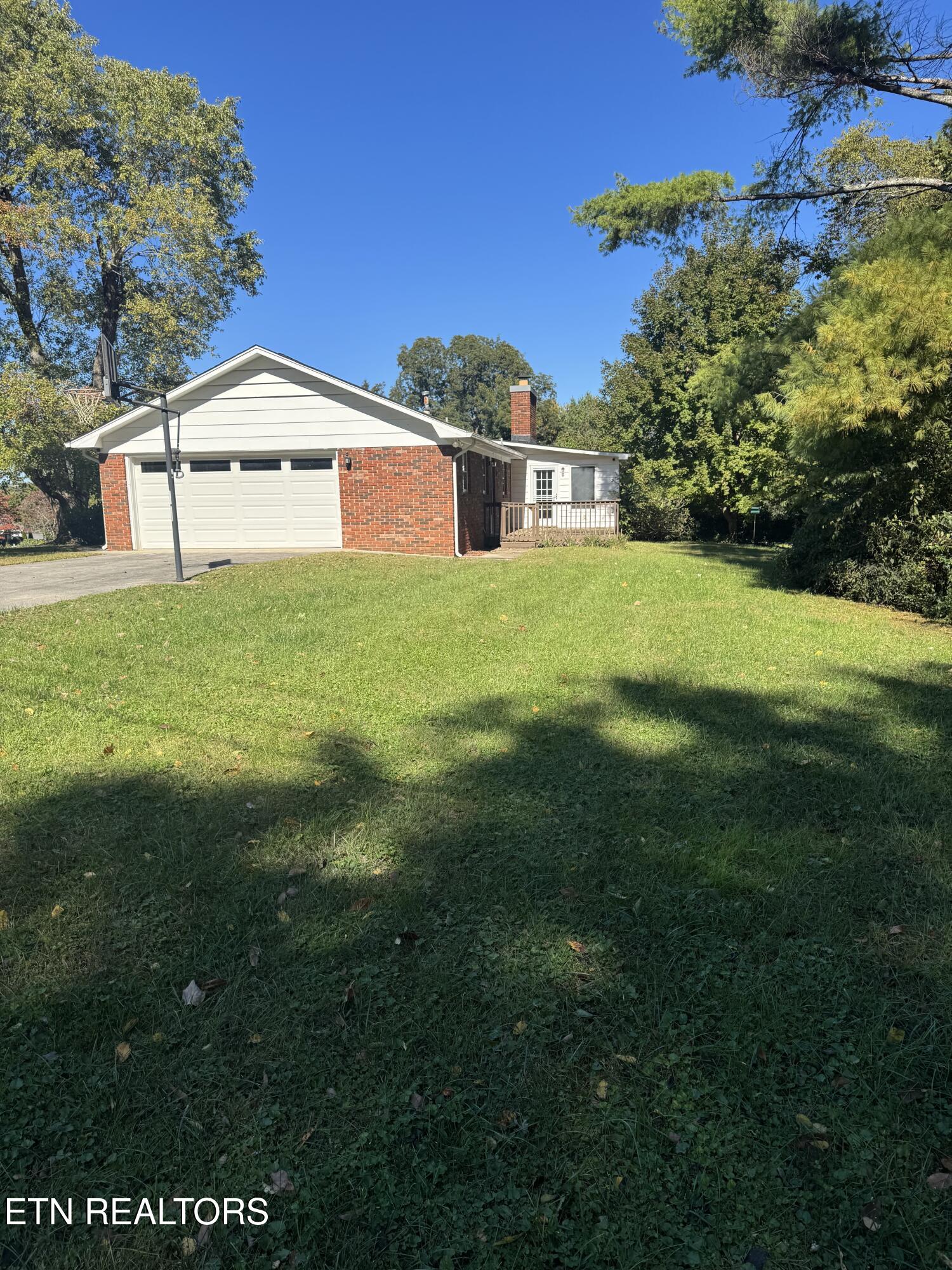128 Essex Drive Knoxville TN 37922