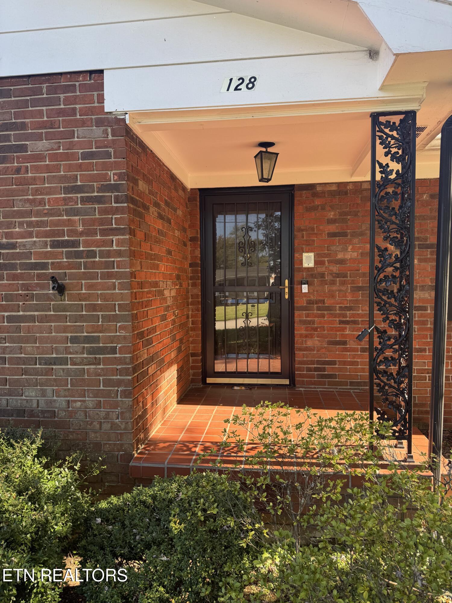 128 Essex Drive Knoxville TN 37922
