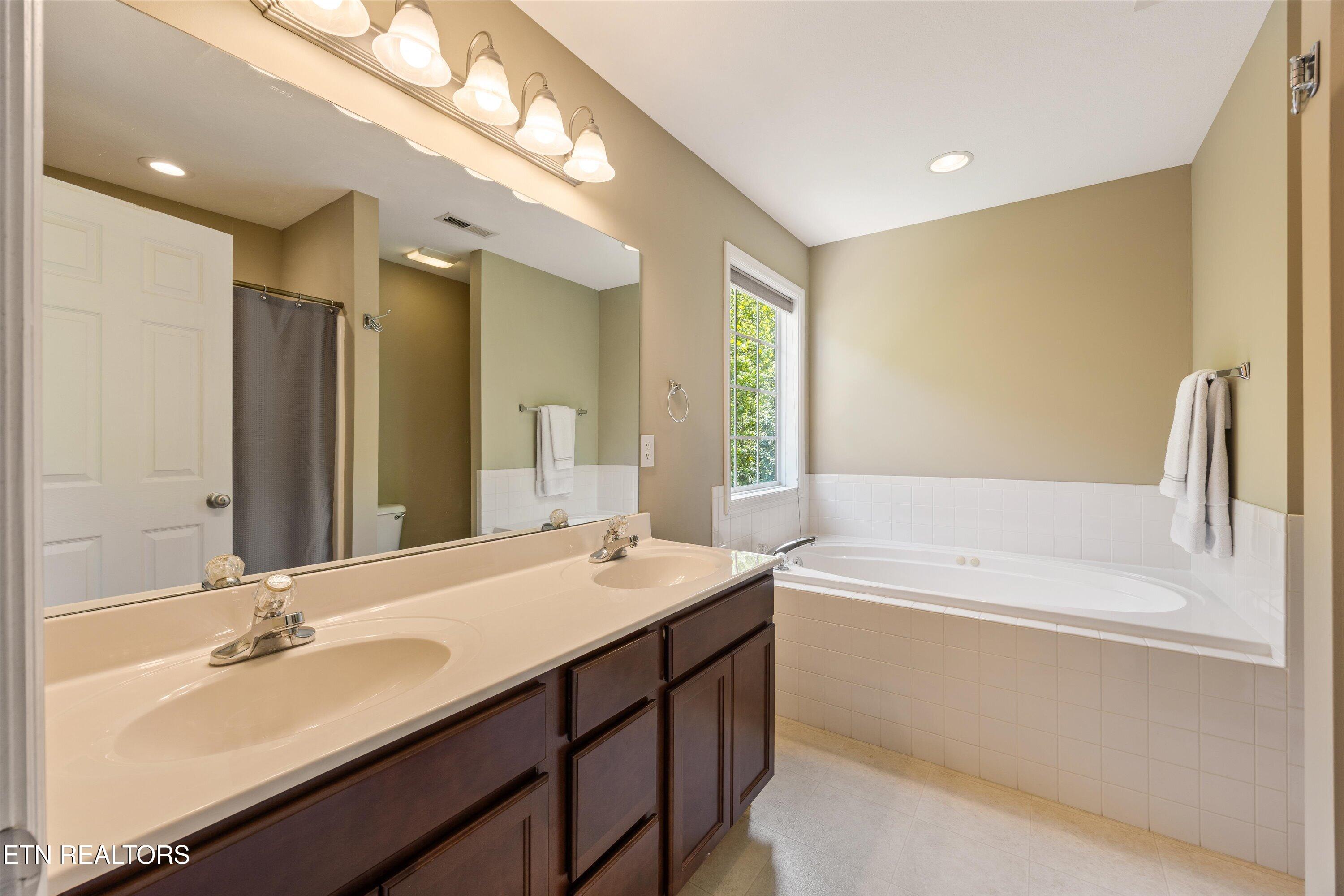 1524 Pebble Shore Lane Knoxville TN 37931