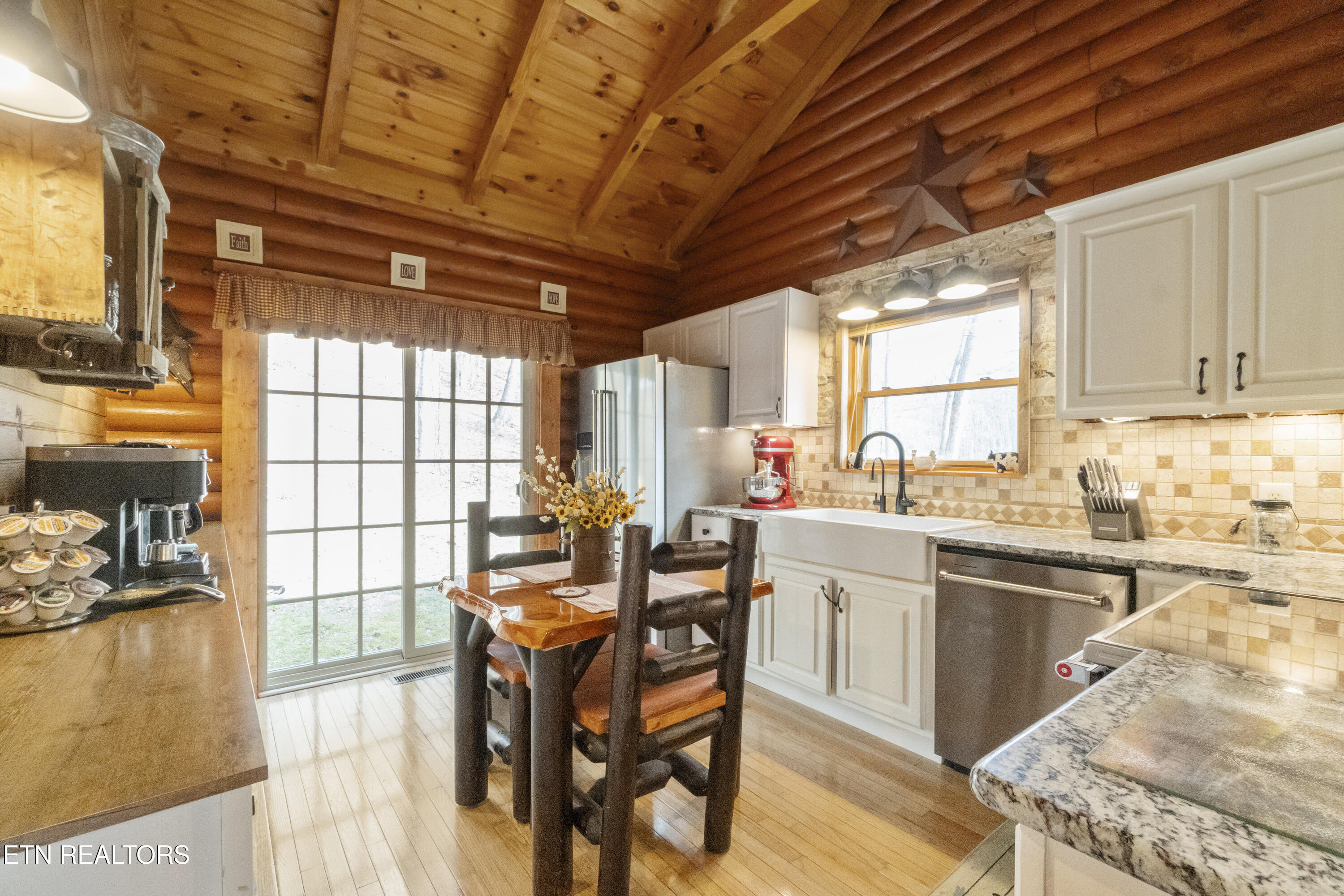 2104 Reid Lane Sevierville TN 37876