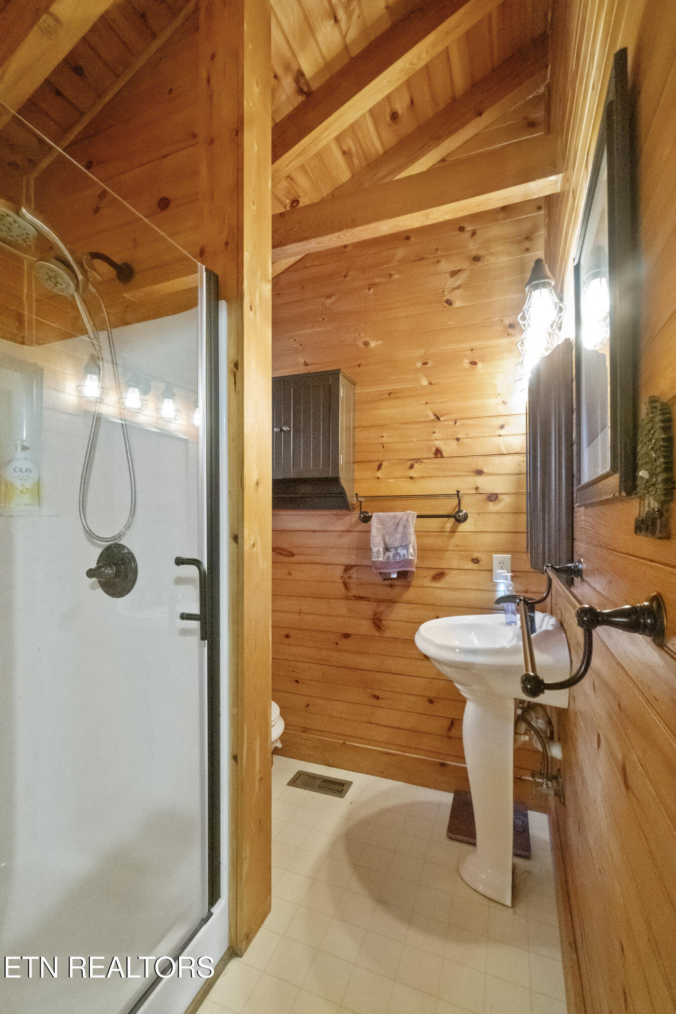 2104 Reid Lane Sevierville TN 37876