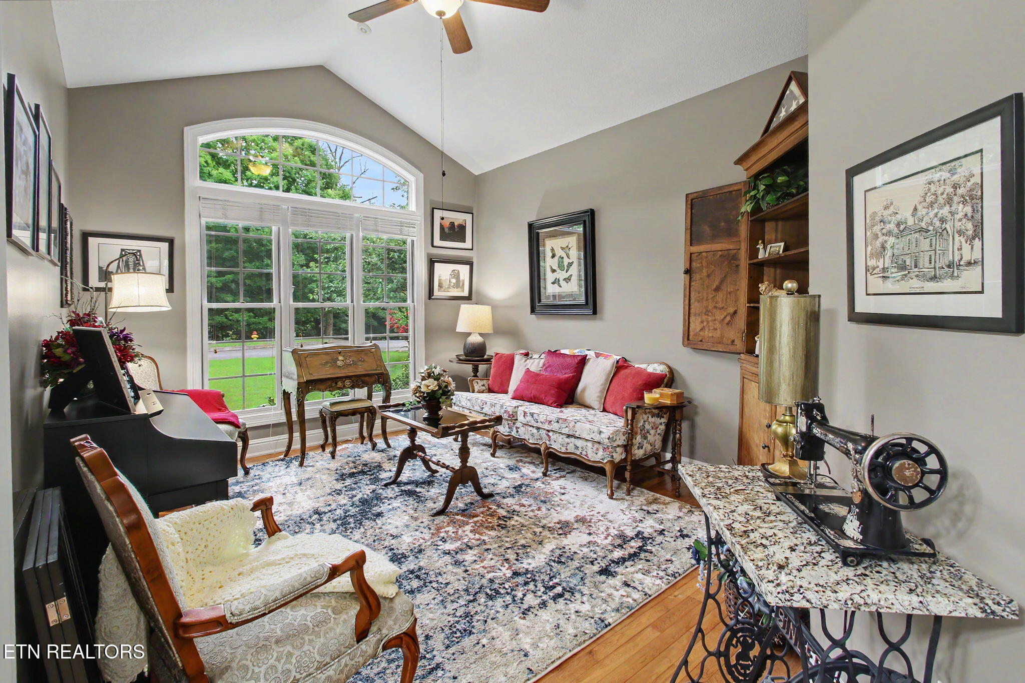 645 Fort Hill Street Loudon TN 37774