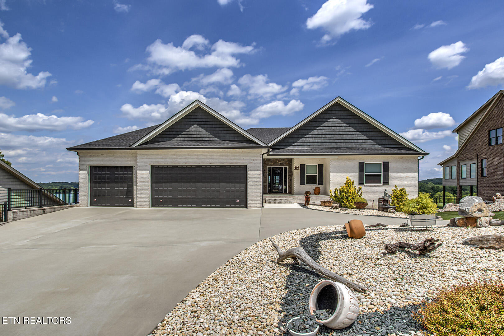 205 Waters Edge Way Lenoir City TN 37771