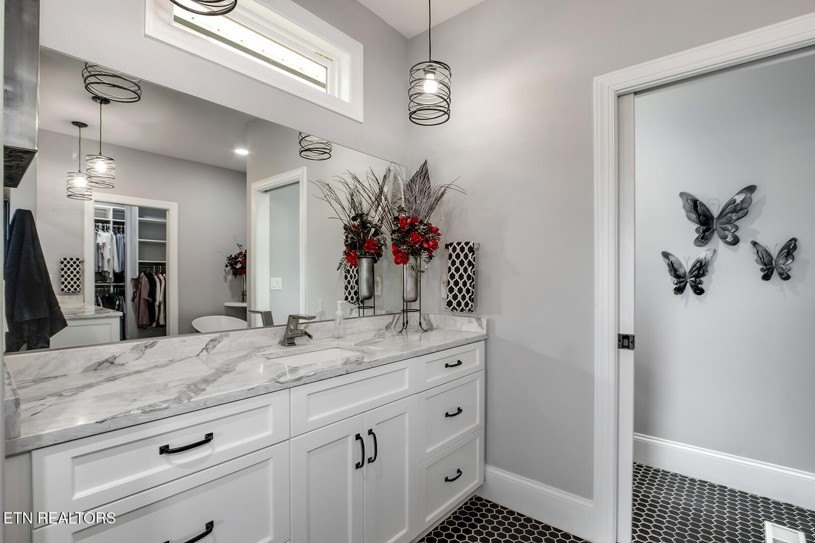 205 Waters Edge Way Lenoir City TN 37771