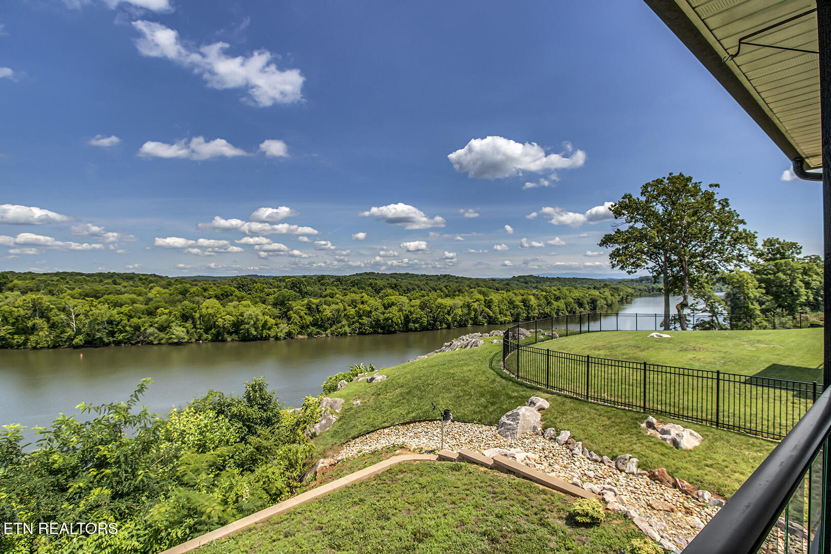 205 Waters Edge Way Lenoir City TN 37771
