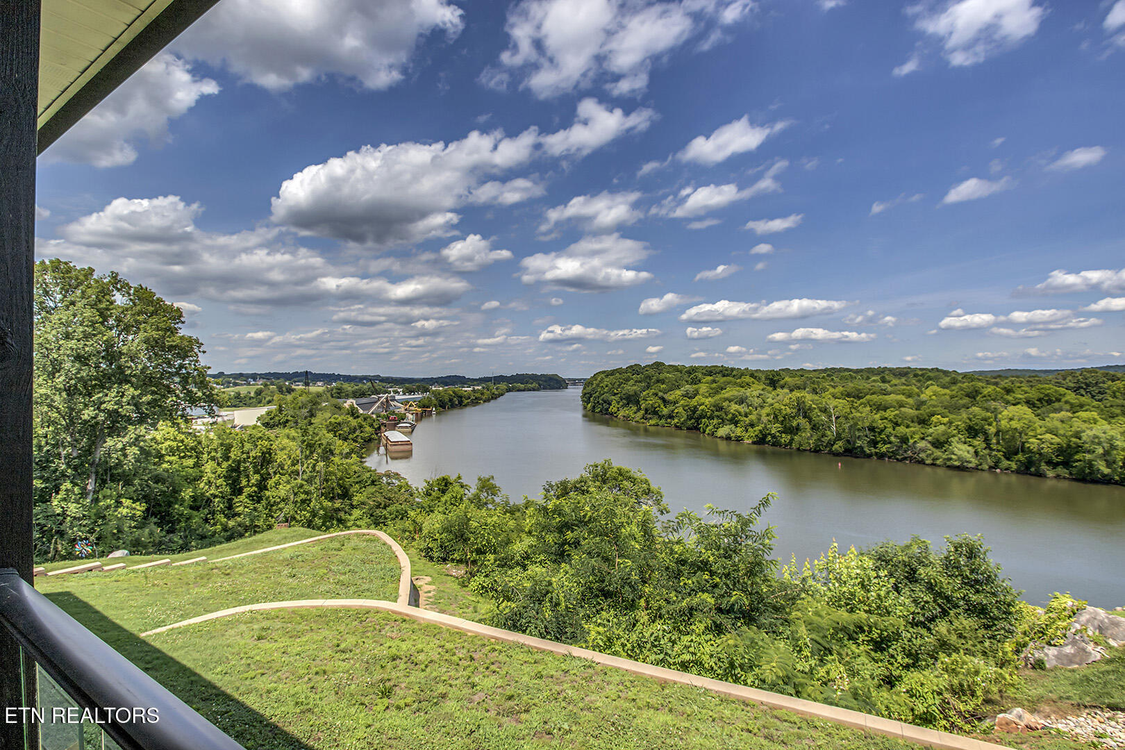205 Waters Edge Way Lenoir City TN 37771