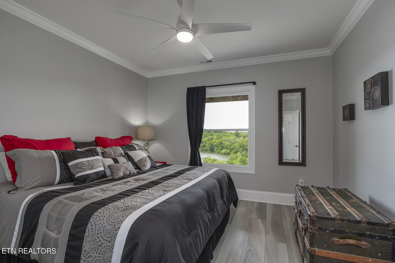 205 Waters Edge Way Lenoir City TN 37771