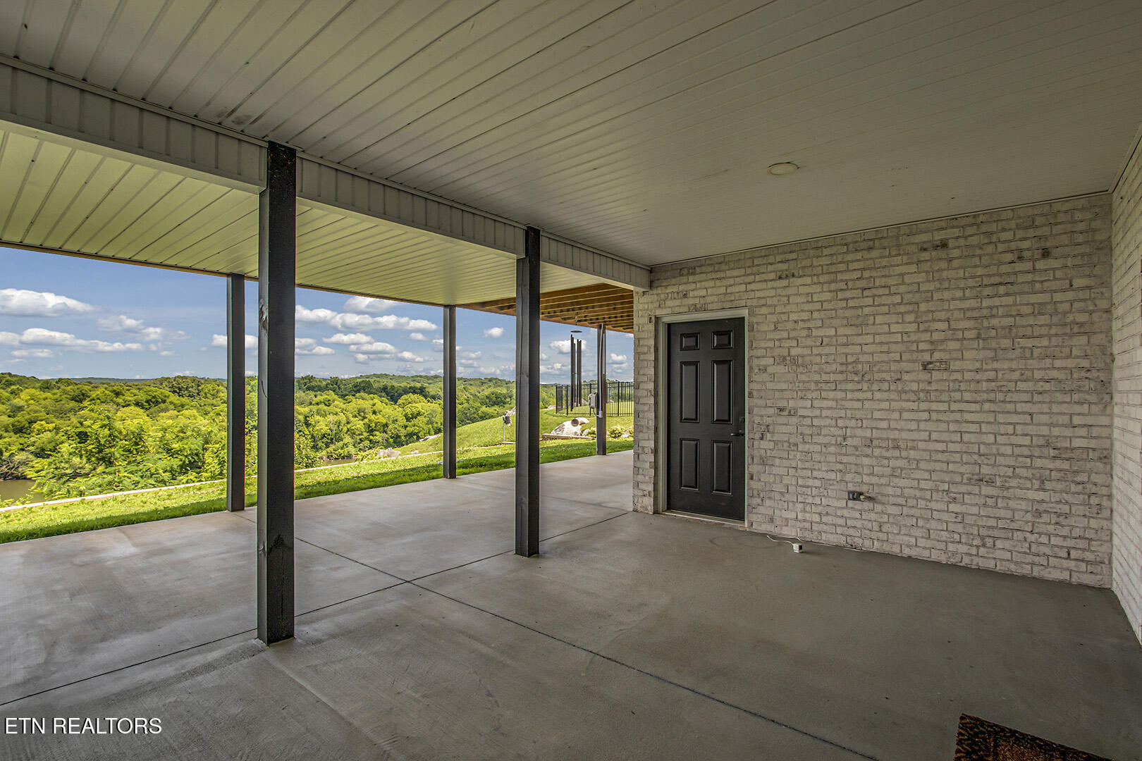 205 Waters Edge Way Lenoir City TN 37771