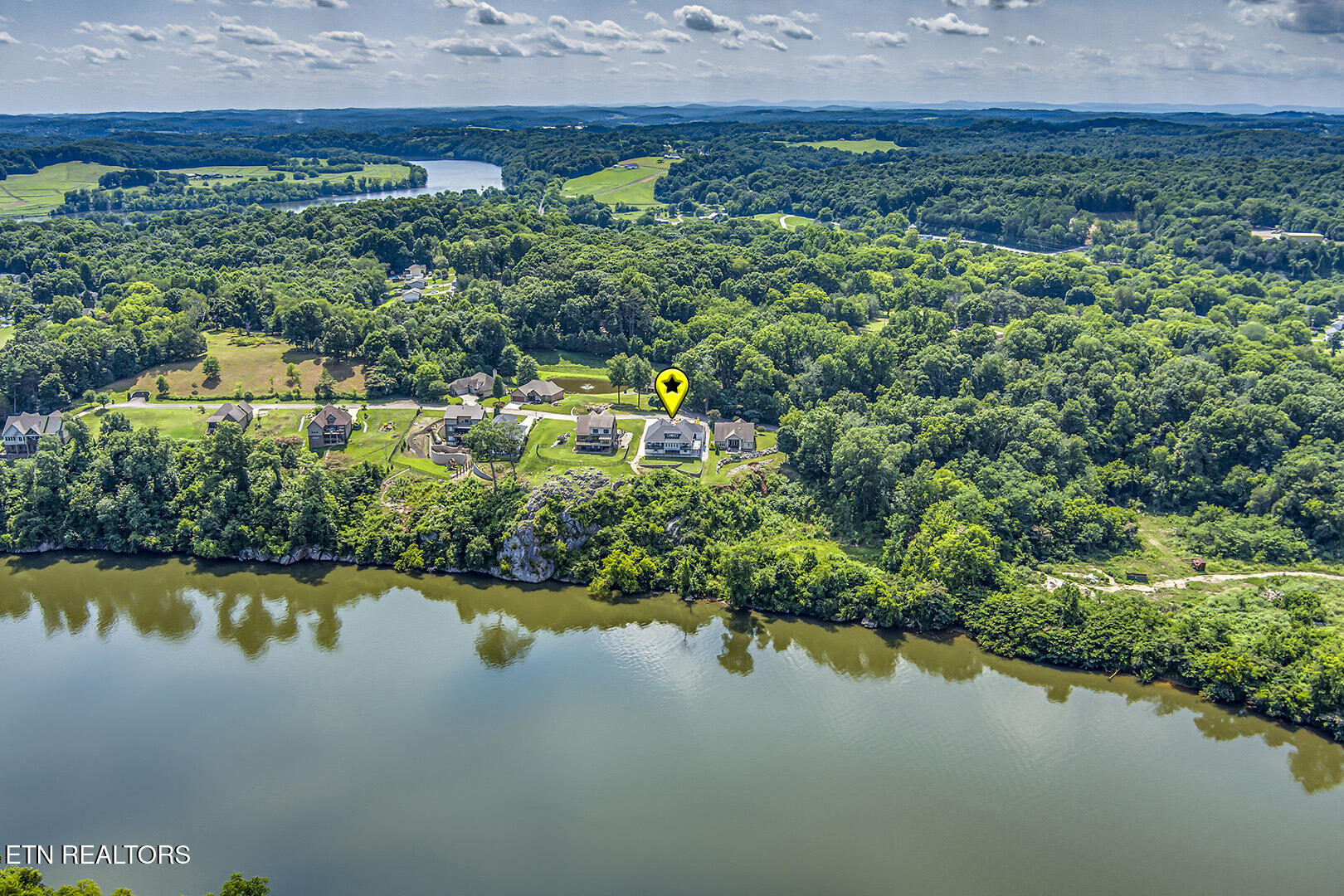 205 Waters Edge Way Lenoir City TN 37771