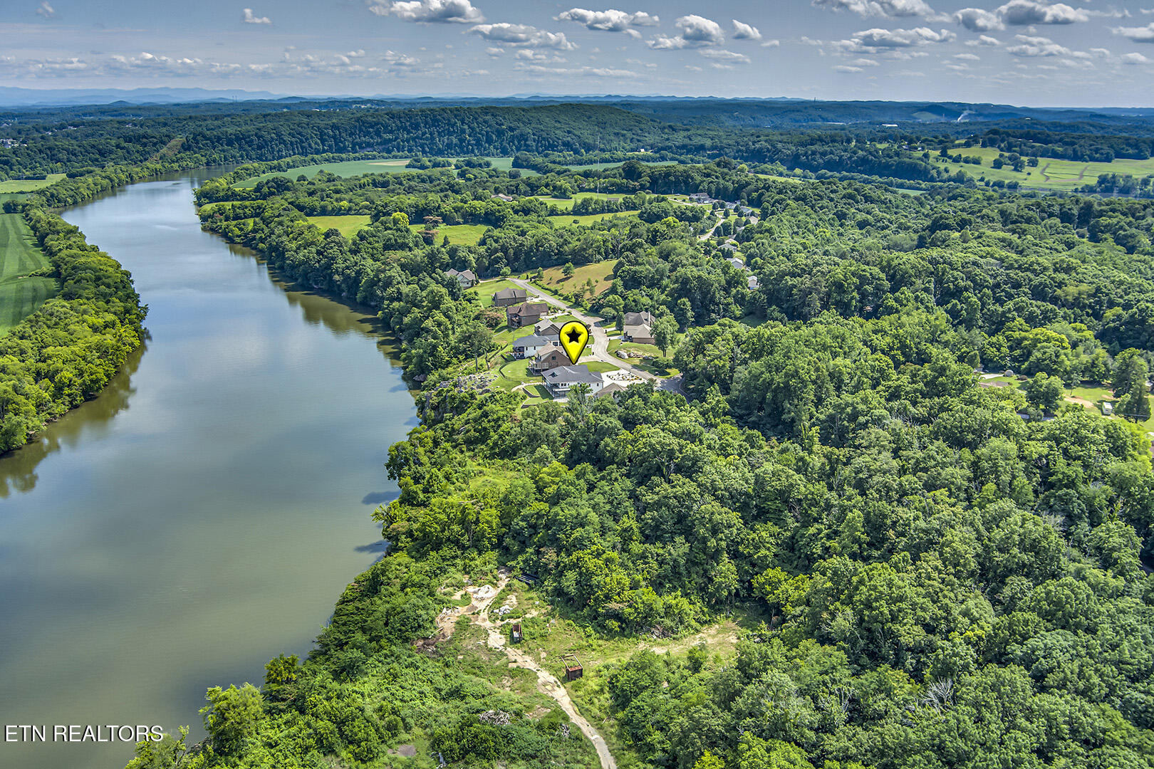 205 Waters Edge Way Lenoir City TN 37771