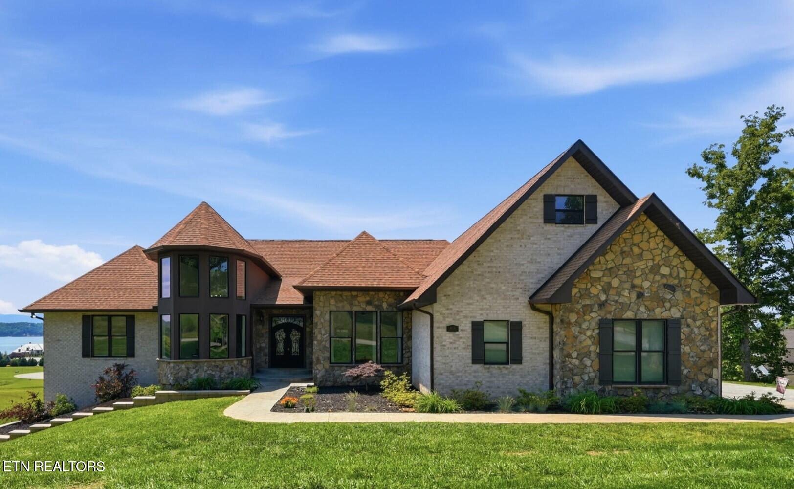 1005 Enchanted Drive Dandridge TN 37725