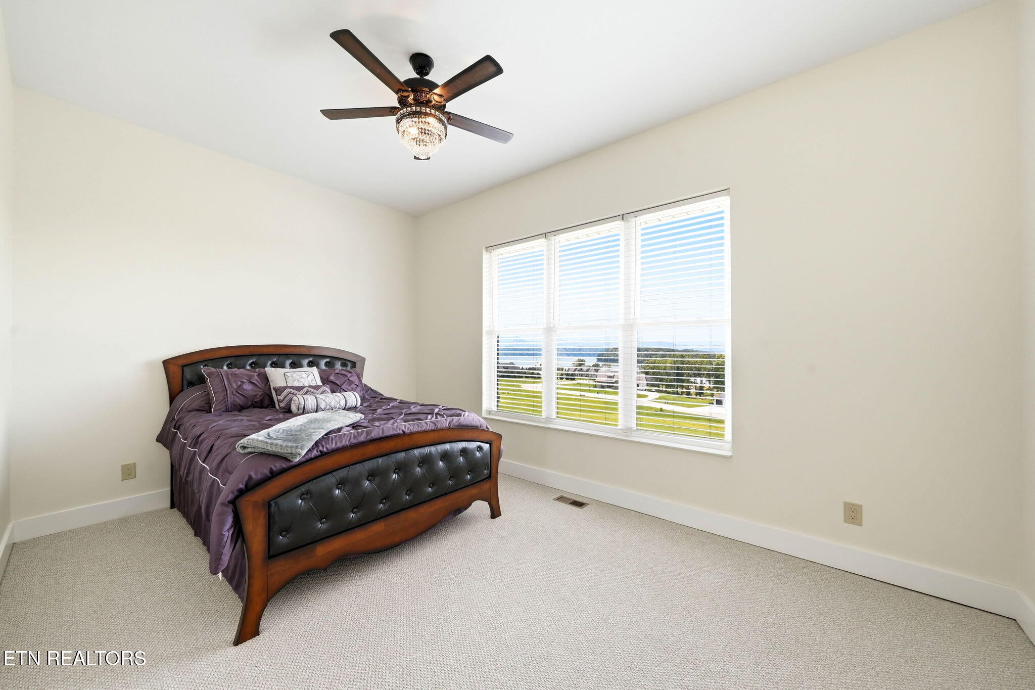 1005 Enchanted Drive Dandridge TN 37725