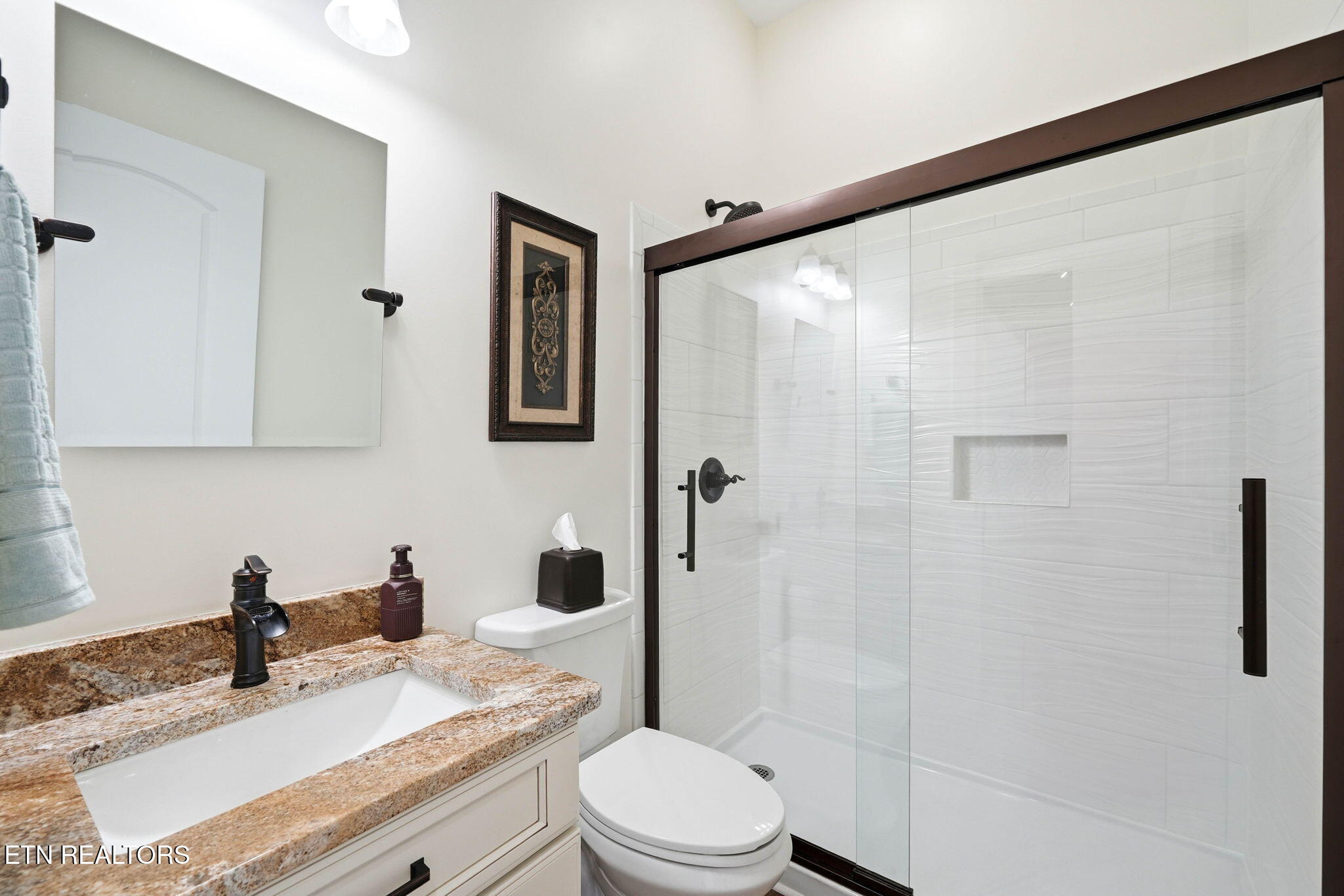 1005 Enchanted Drive Dandridge TN 37725