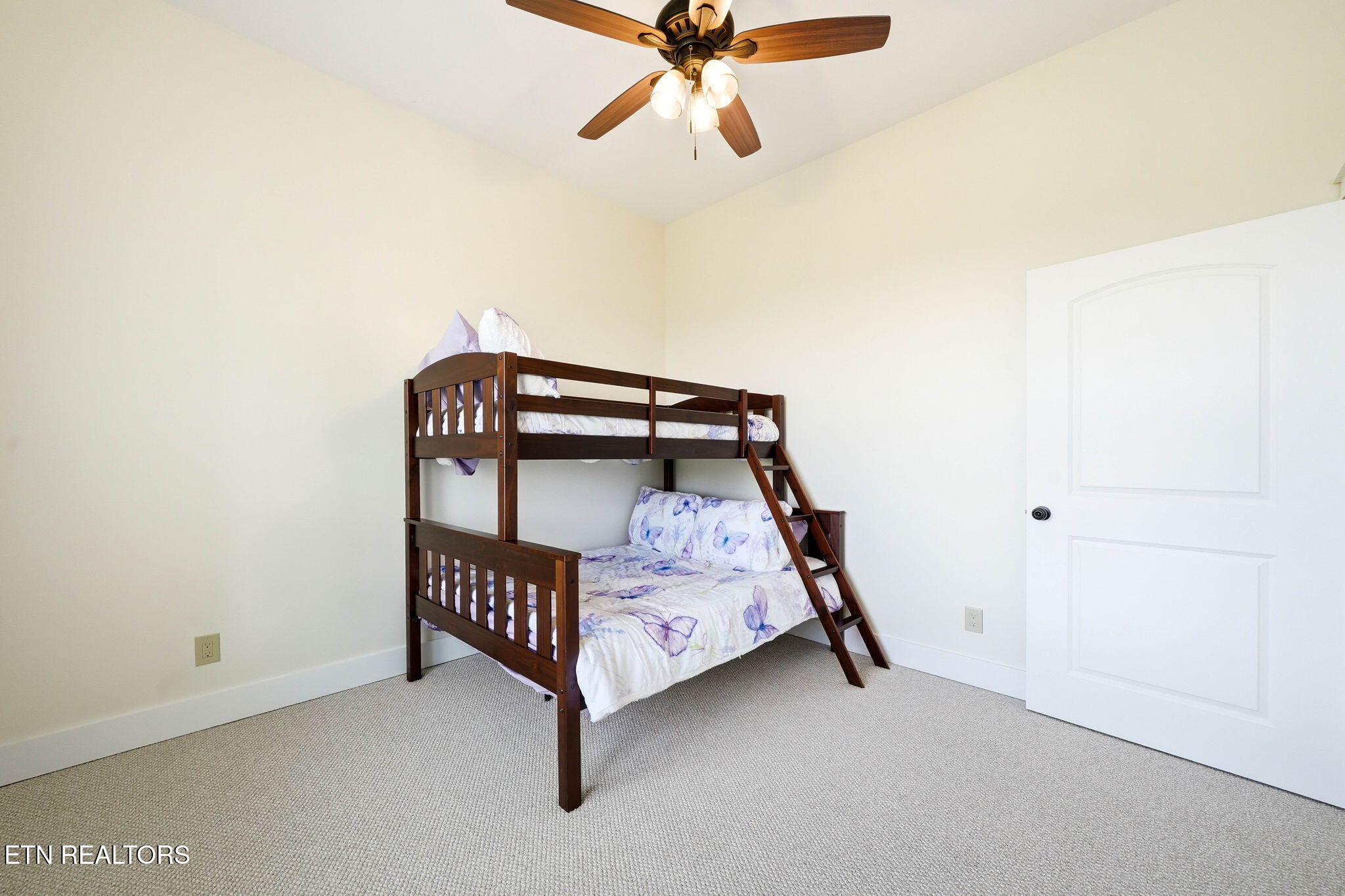 1005 Enchanted Drive Dandridge TN 37725