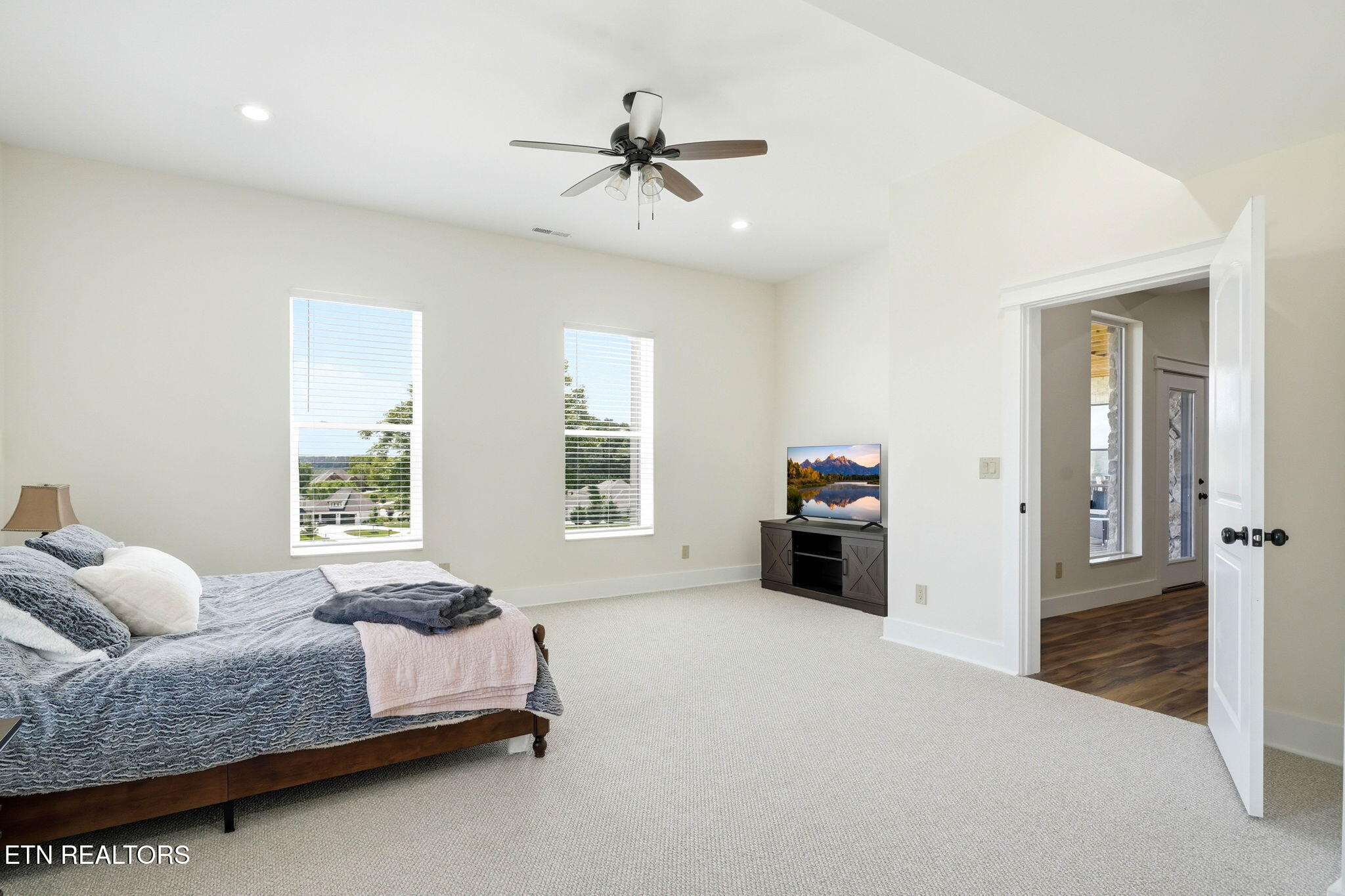 1005 Enchanted Drive Dandridge TN 37725