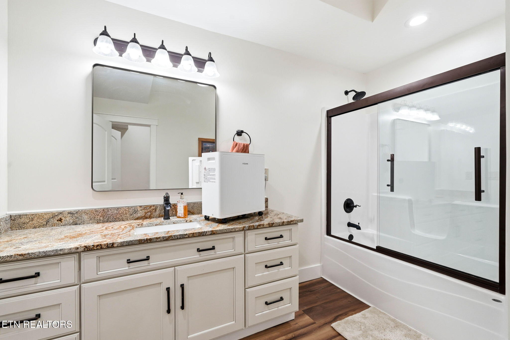 1005 Enchanted Drive Dandridge TN 37725