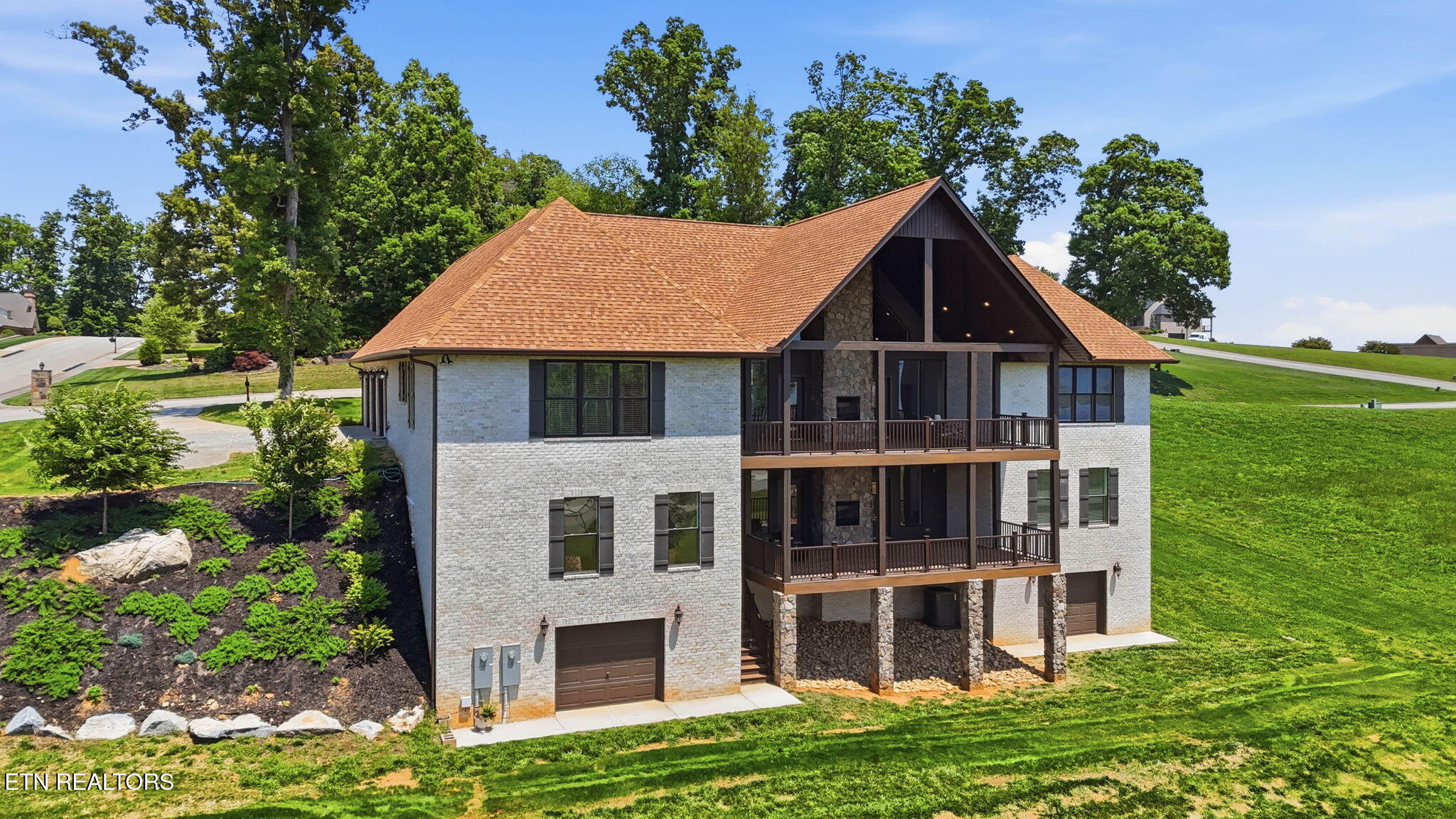 1005 Enchanted Drive Dandridge TN 37725