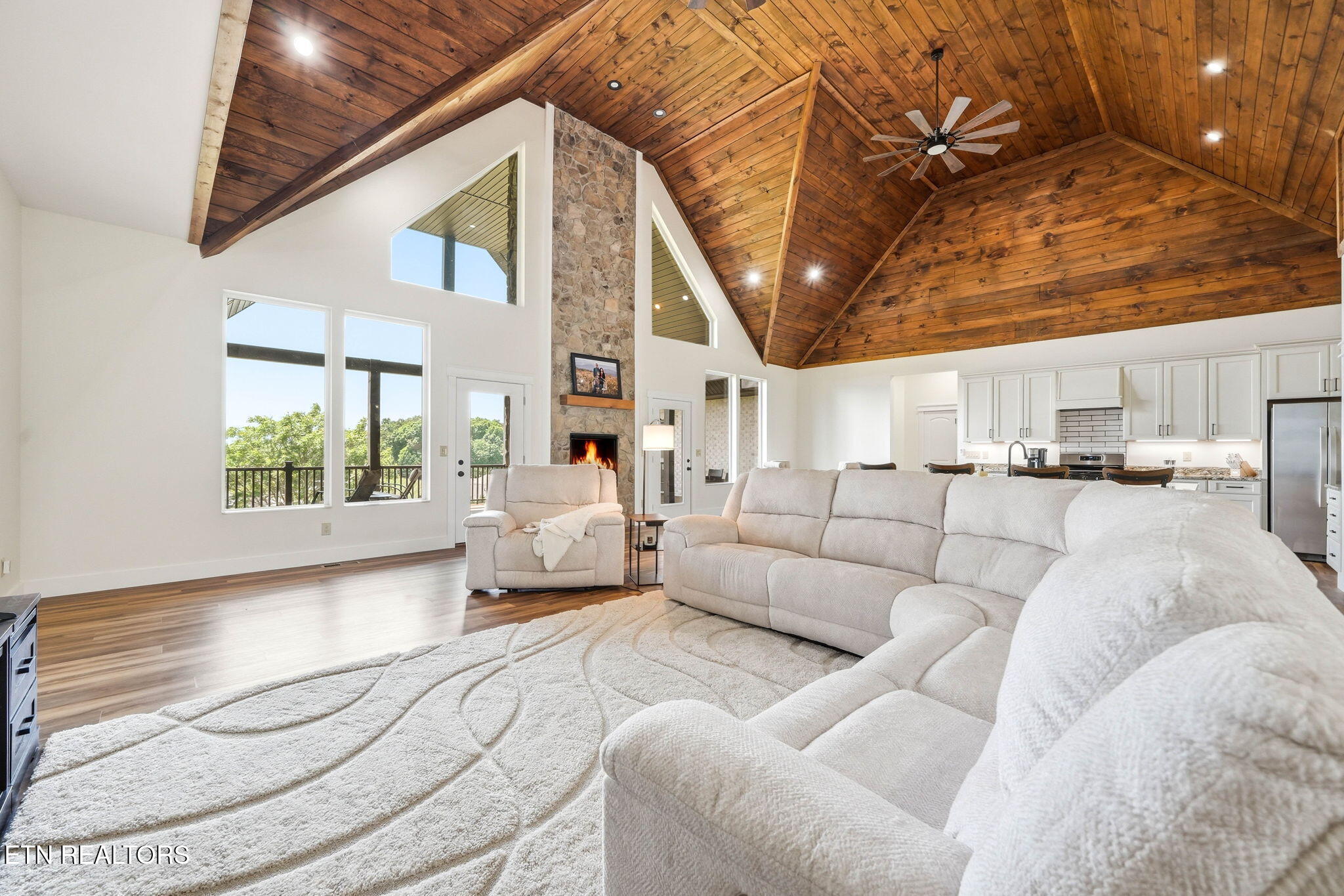 1005 Enchanted Drive Dandridge TN 37725