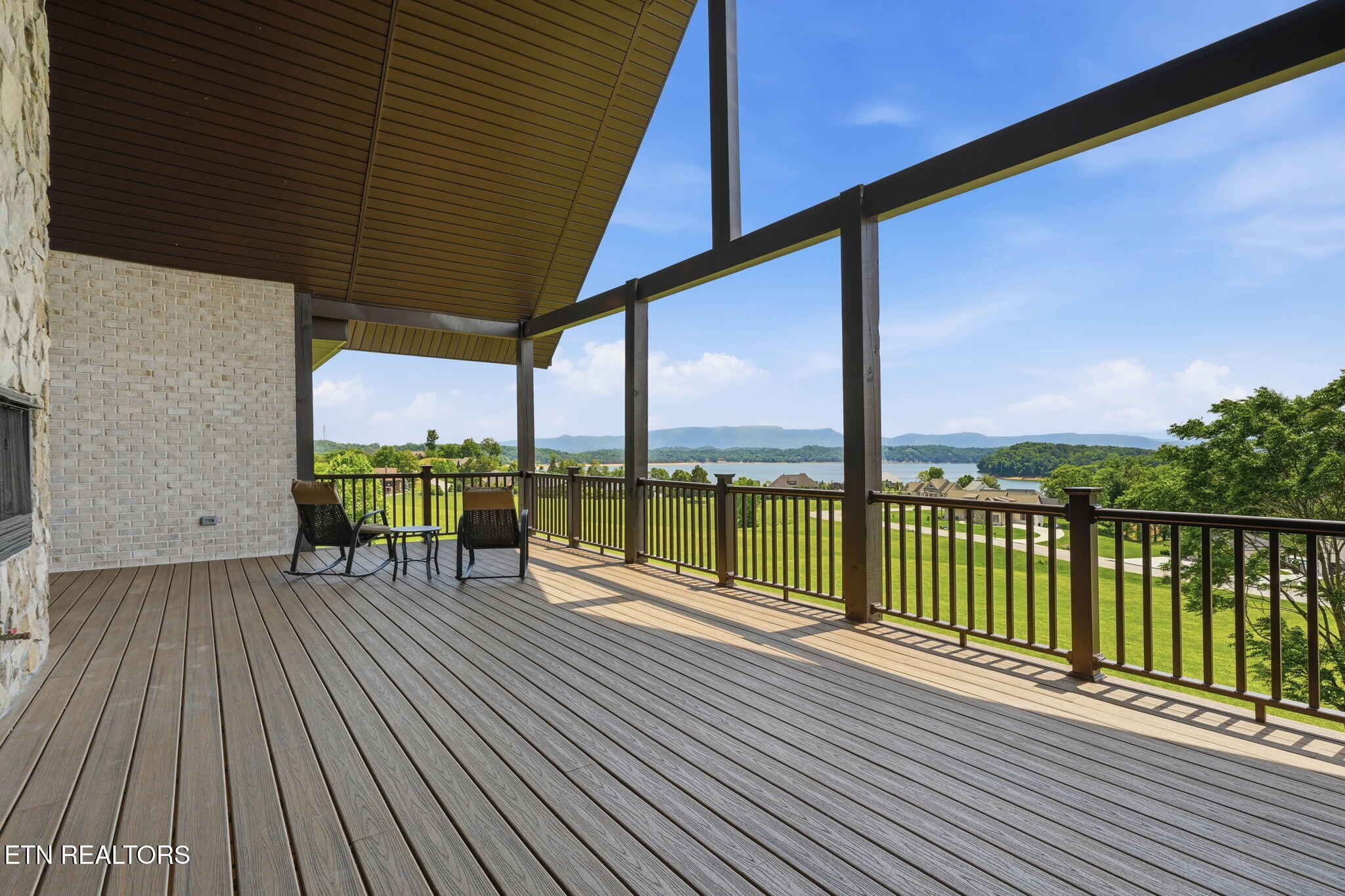 1005 Enchanted Drive Dandridge TN 37725