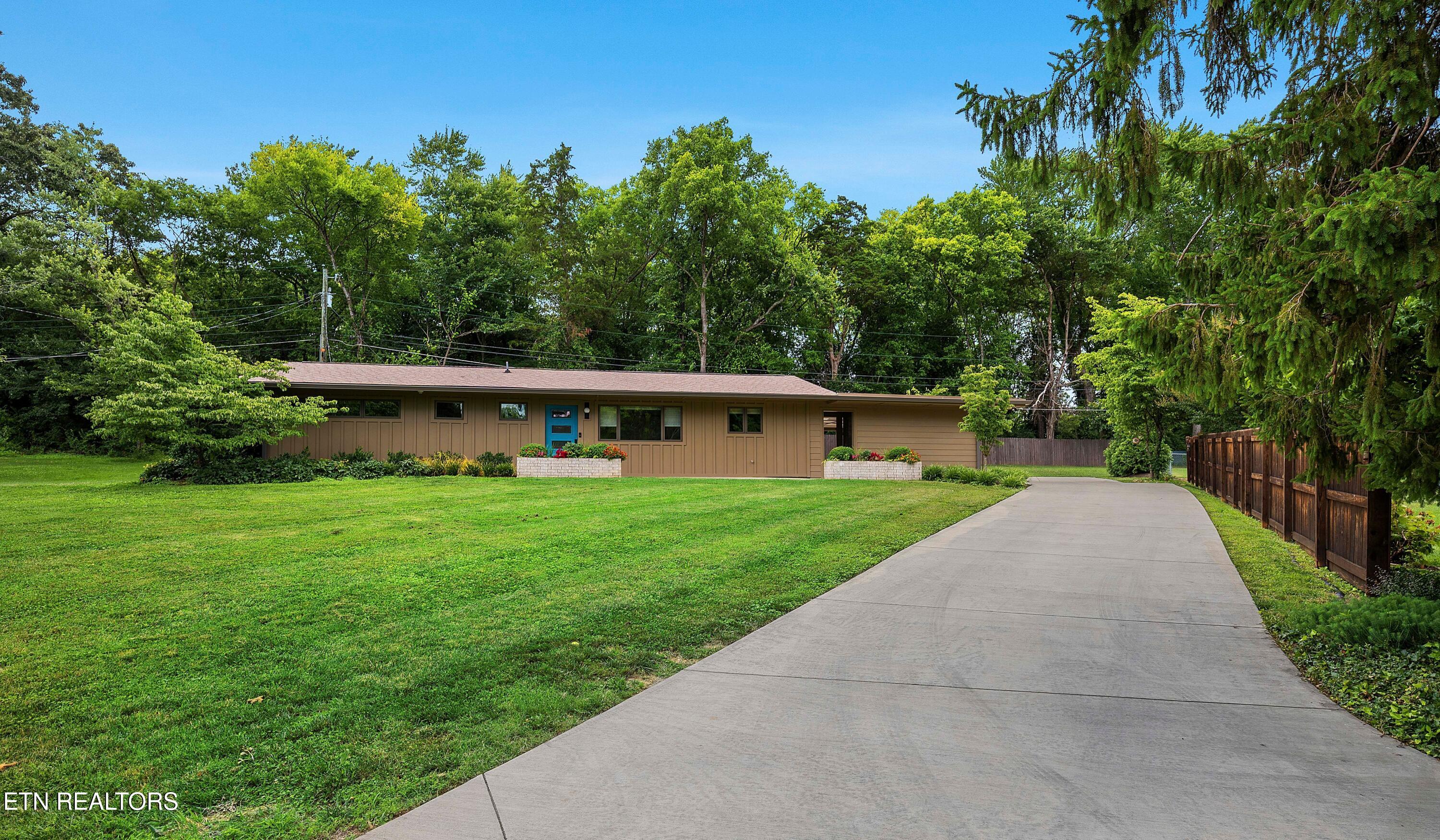 828 Abington Lane Knoxville TN 37909