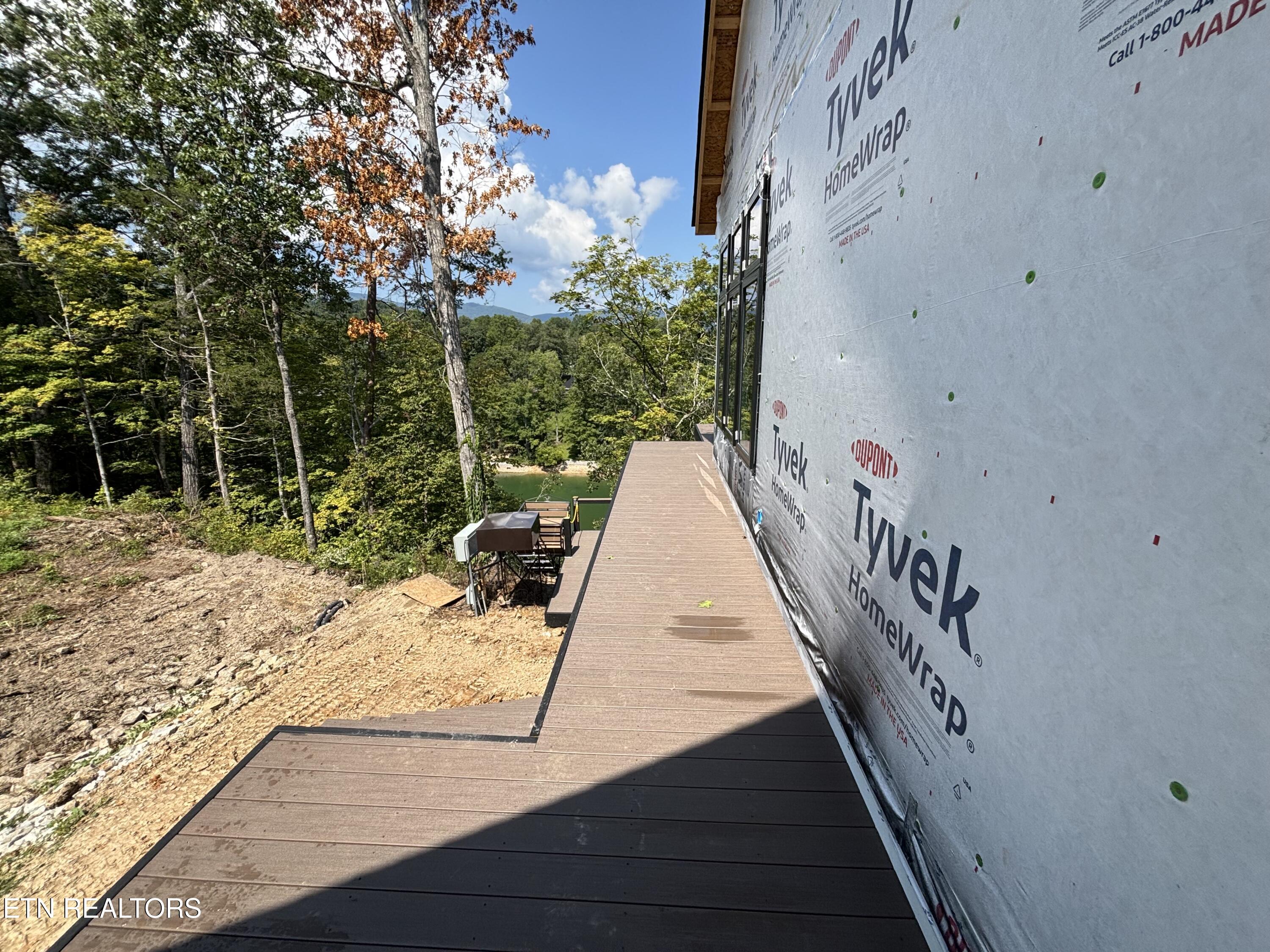 300 Bluff Trace Jacksboro TN 37757