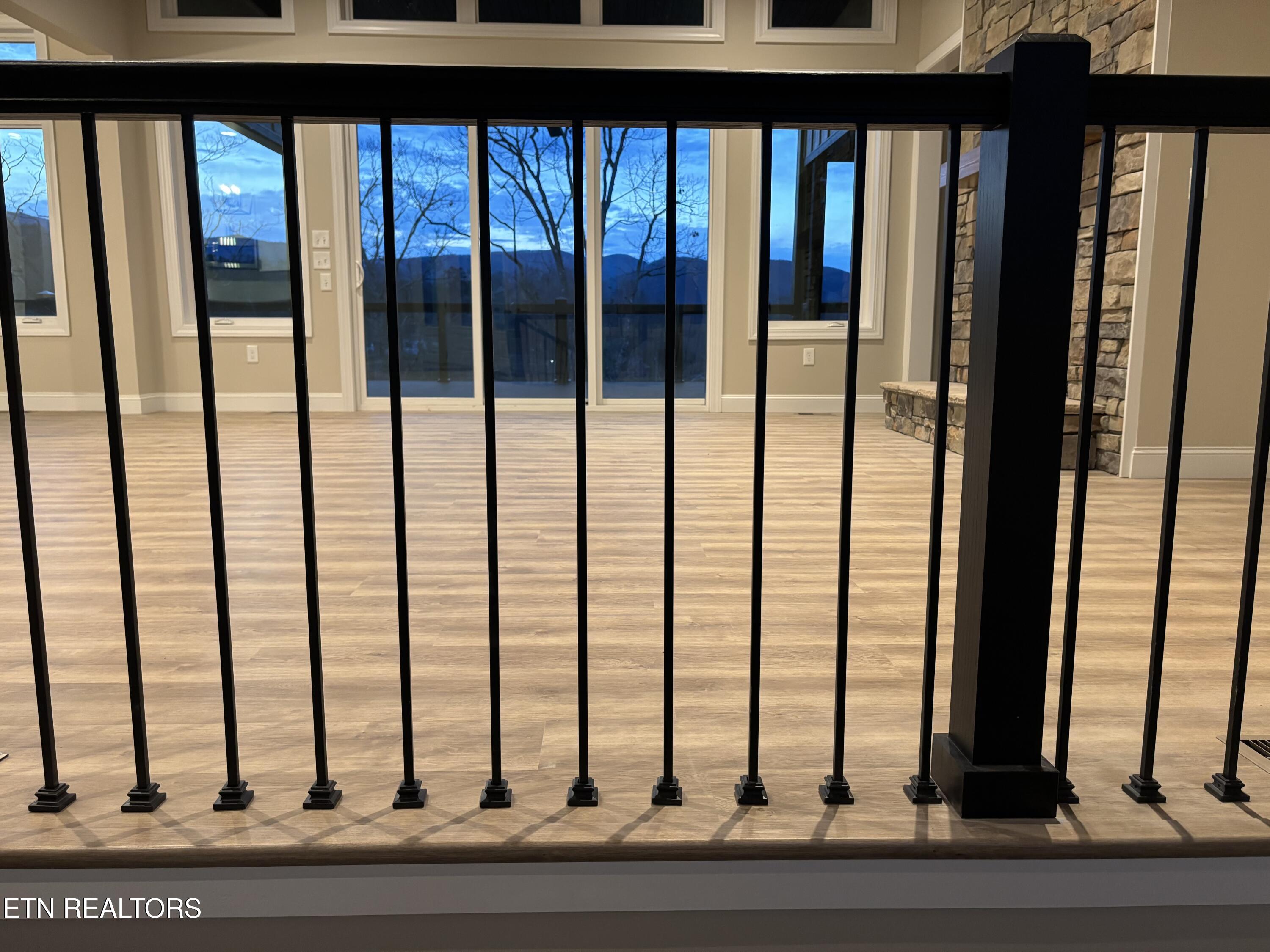 300 Bluff Trace Jacksboro TN 37757