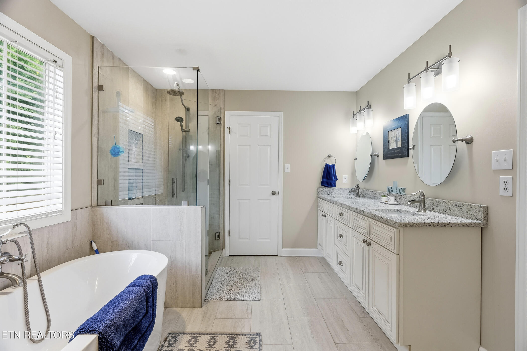 1528 Crescent Oaks Lane Lenoir City TN 37772