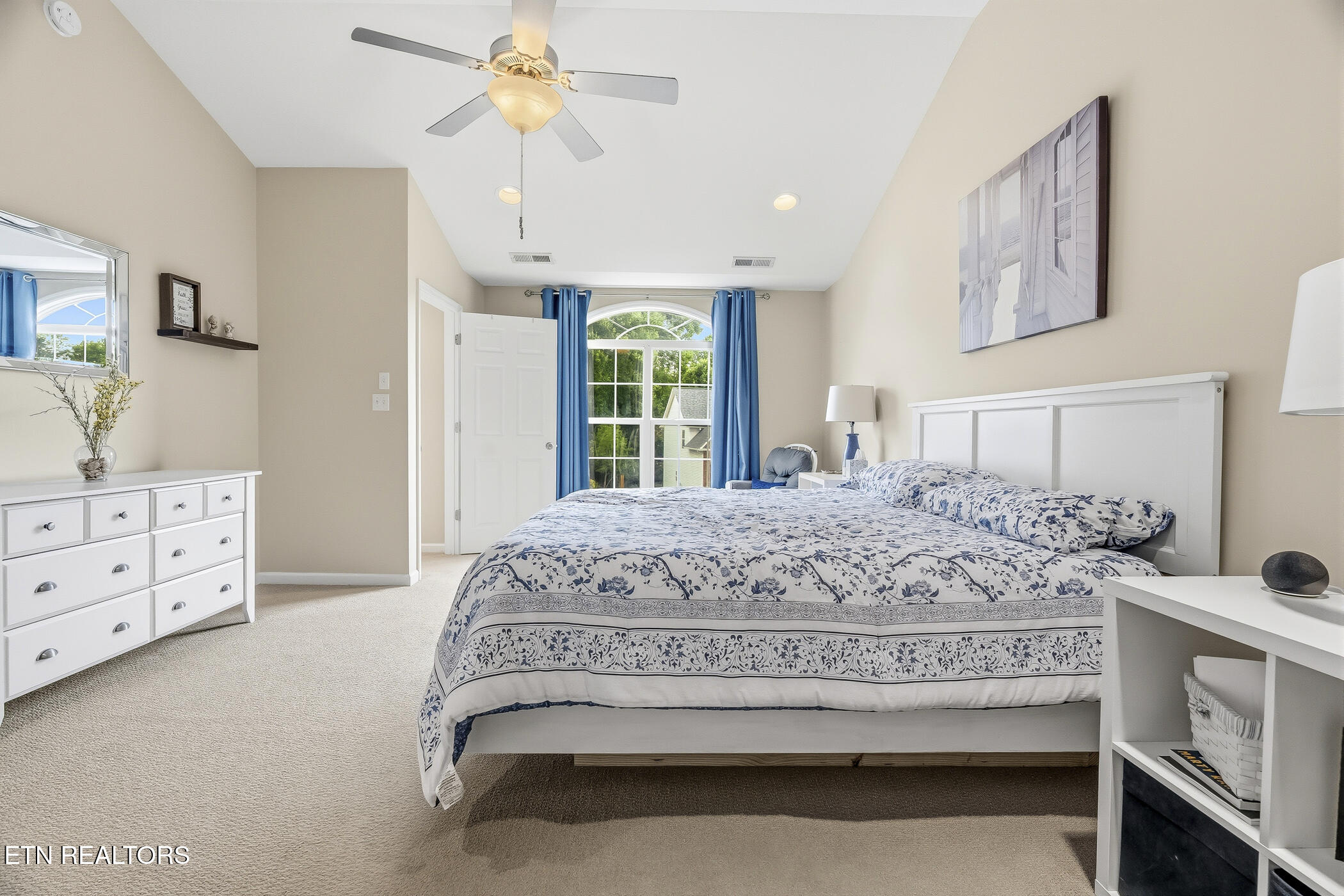 1528 Crescent Oaks Lane Lenoir City TN 37772