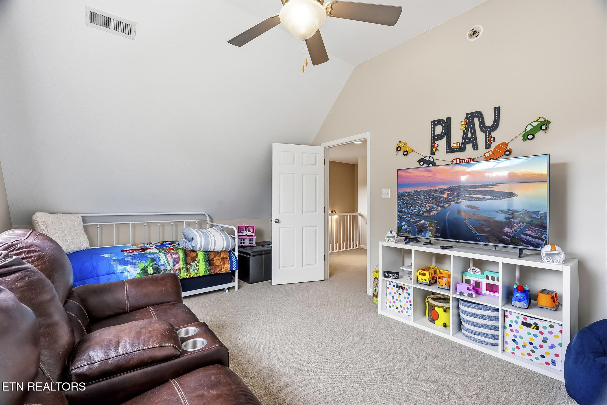 1528 Crescent Oaks Lane Lenoir City TN 37772