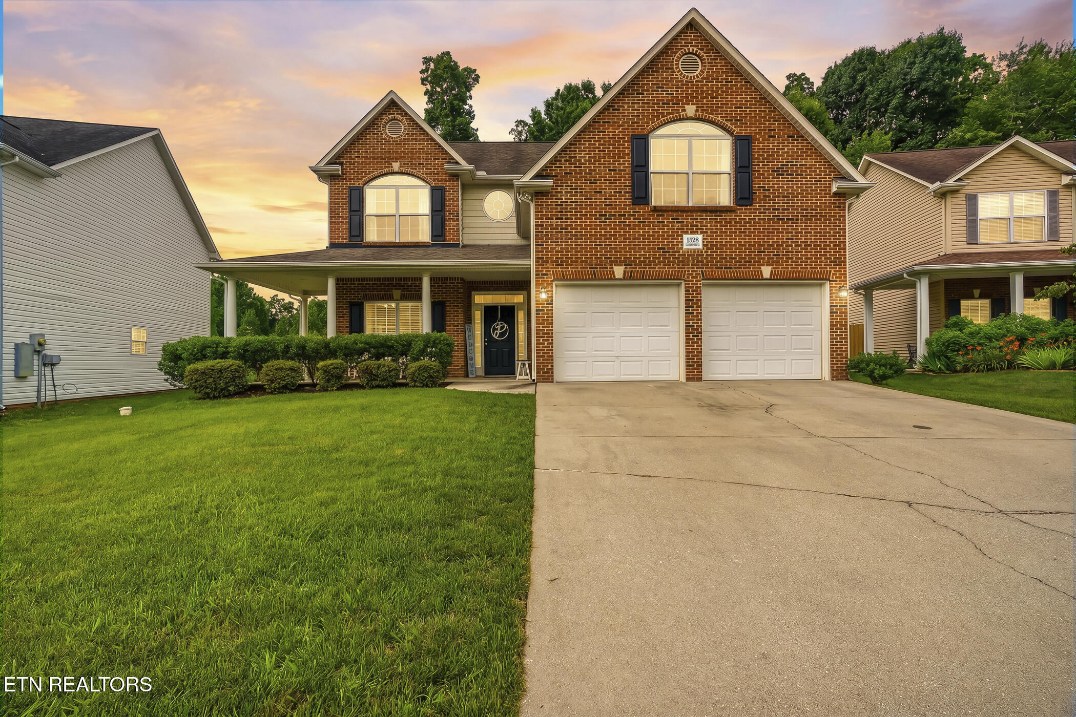 1528 Crescent Oaks Lane Lenoir City TN 37772