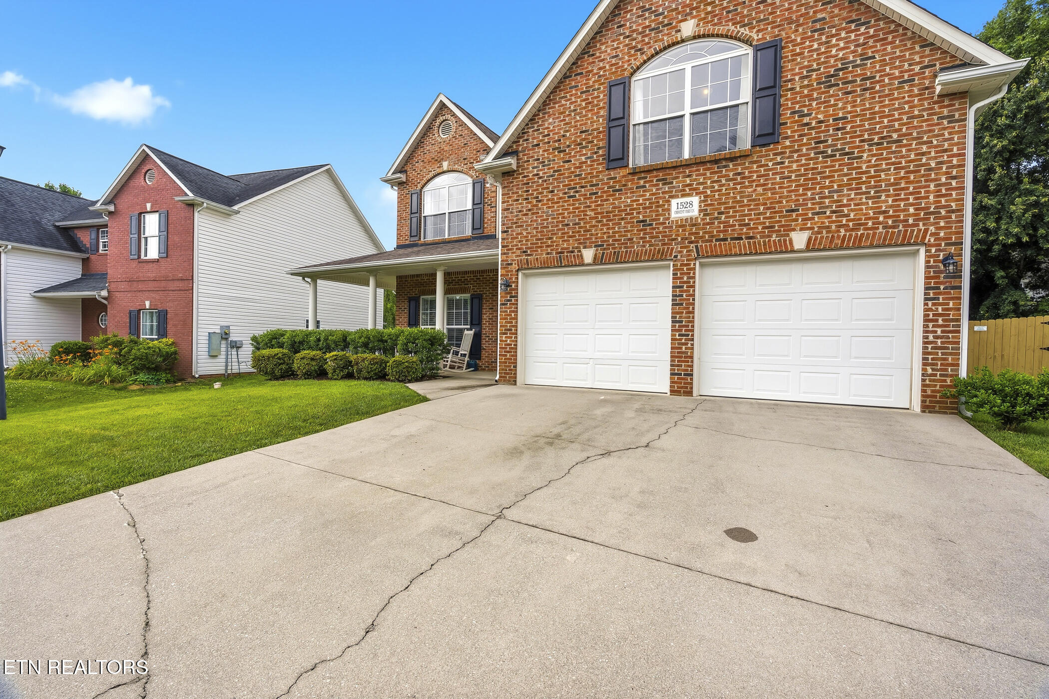 1528 Crescent Oaks Lane Lenoir City TN 37772