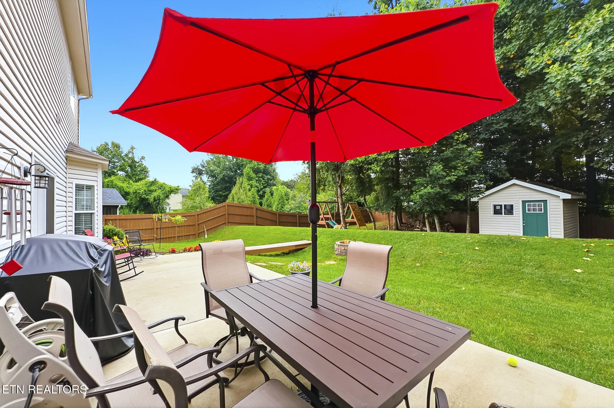 1528 Crescent Oaks Lane Lenoir City TN 37772
