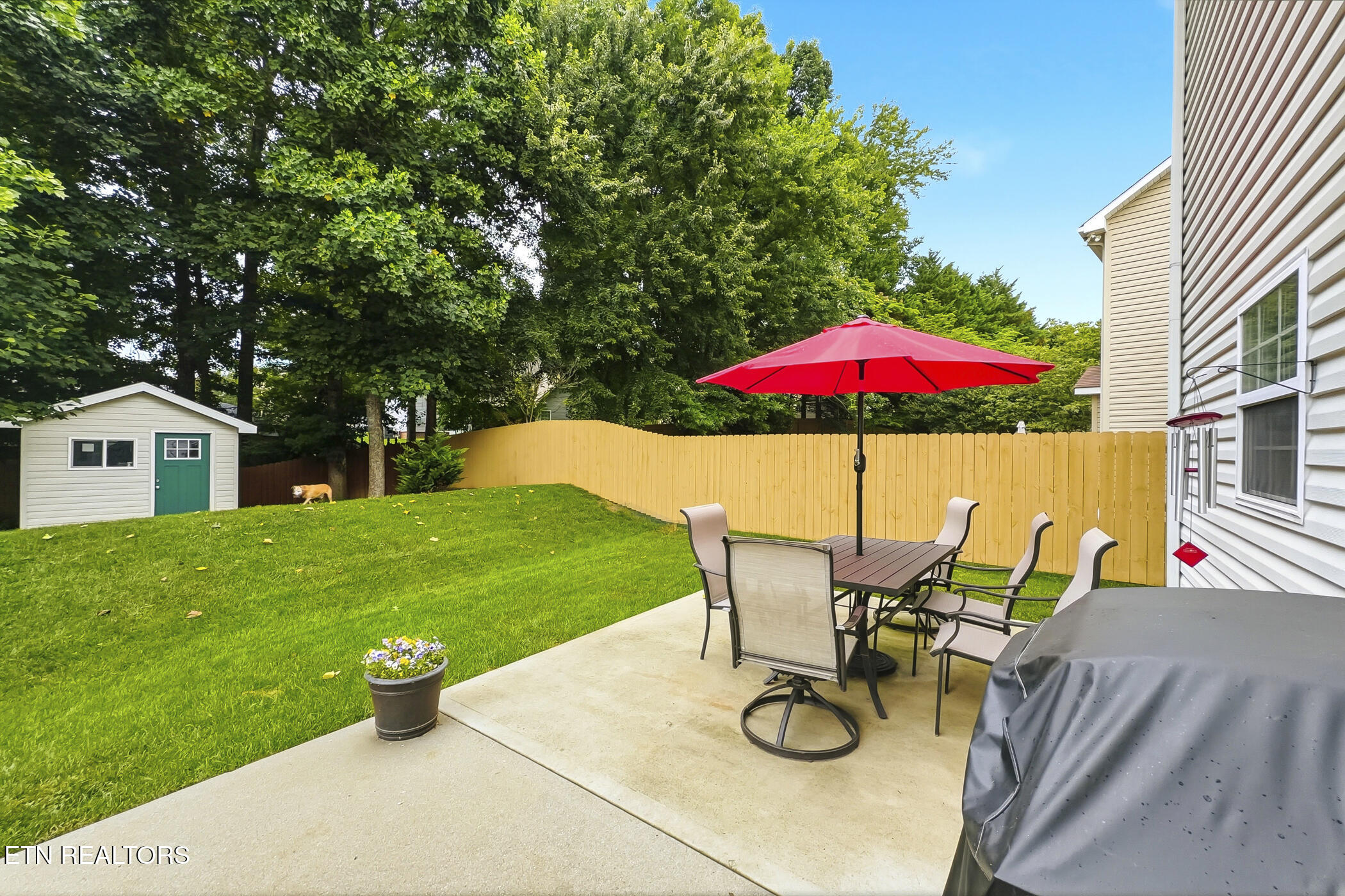 1528 Crescent Oaks Lane Lenoir City TN 37772