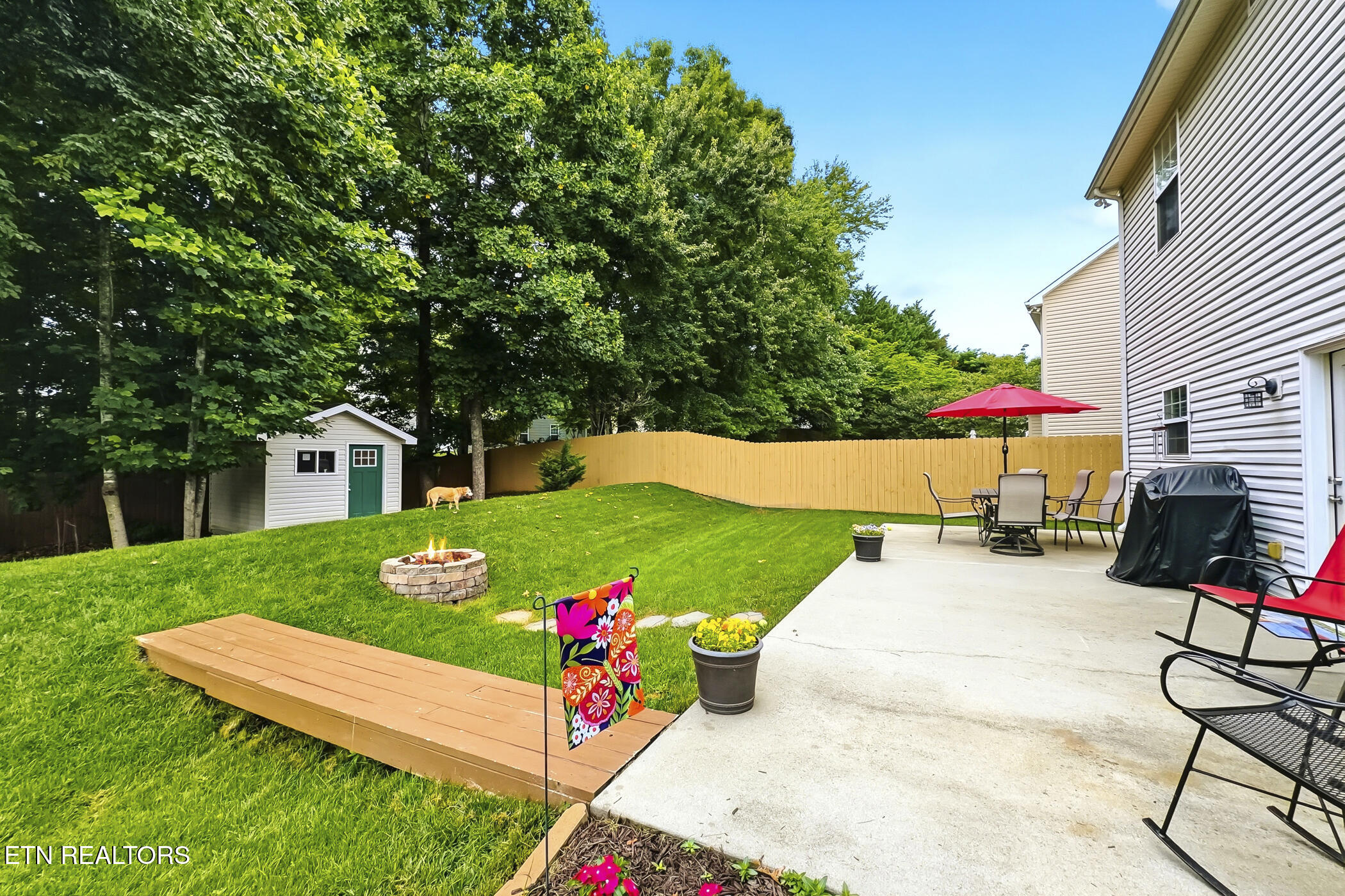 1528 Crescent Oaks Lane Lenoir City TN 37772