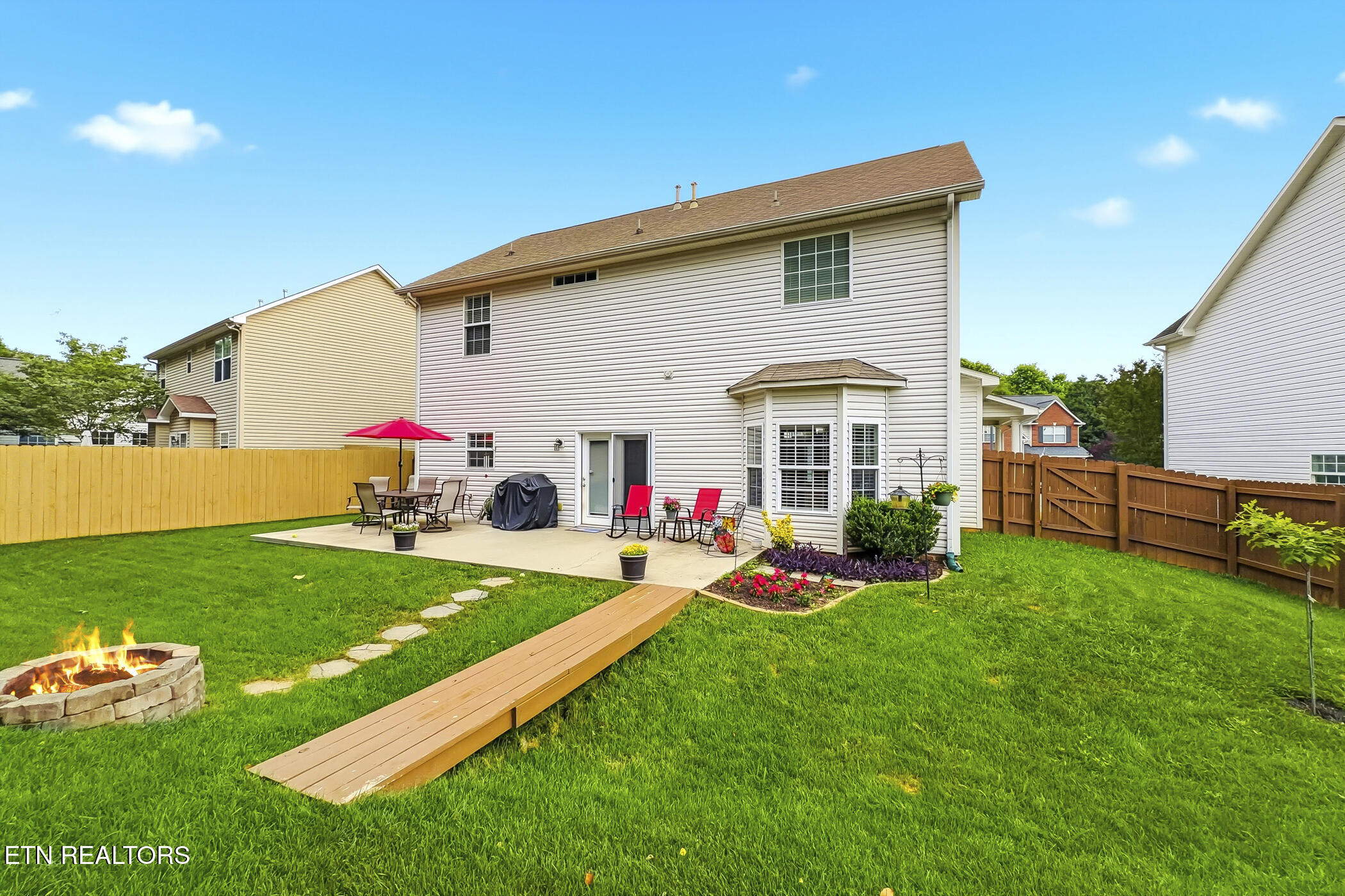 1528 Crescent Oaks Lane Lenoir City TN 37772