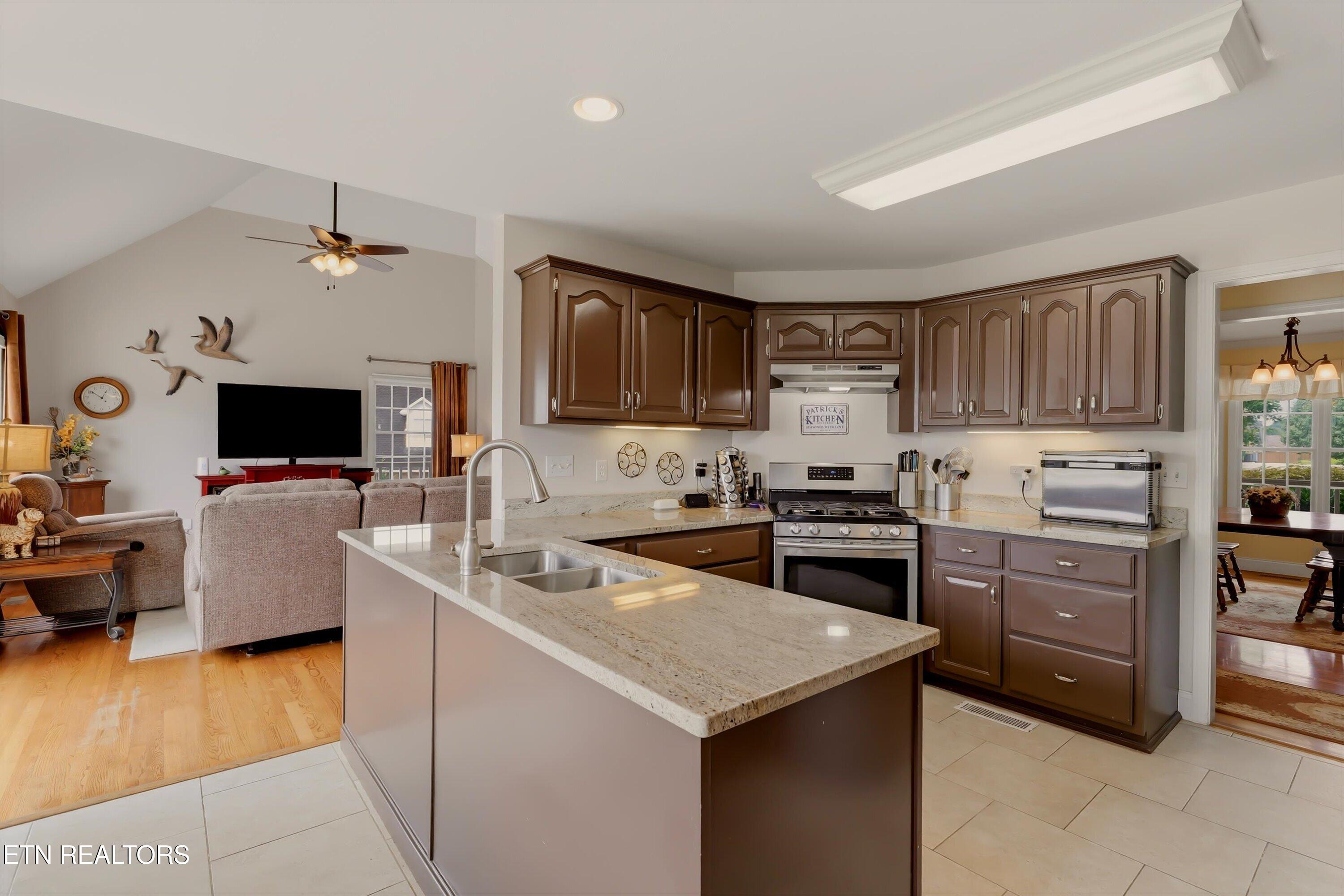 106 Knoll Lane Maryville TN 37804