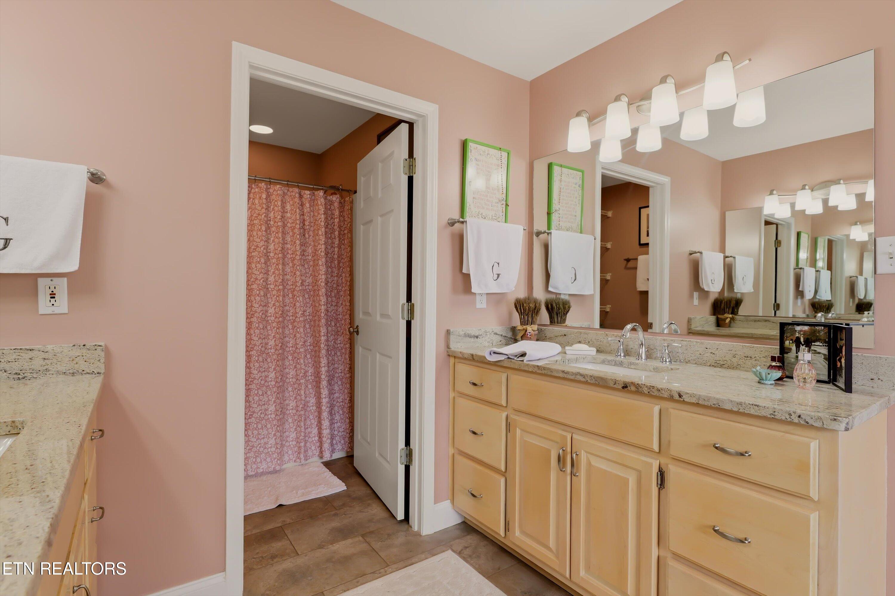 106 Knoll Lane Maryville TN 37804