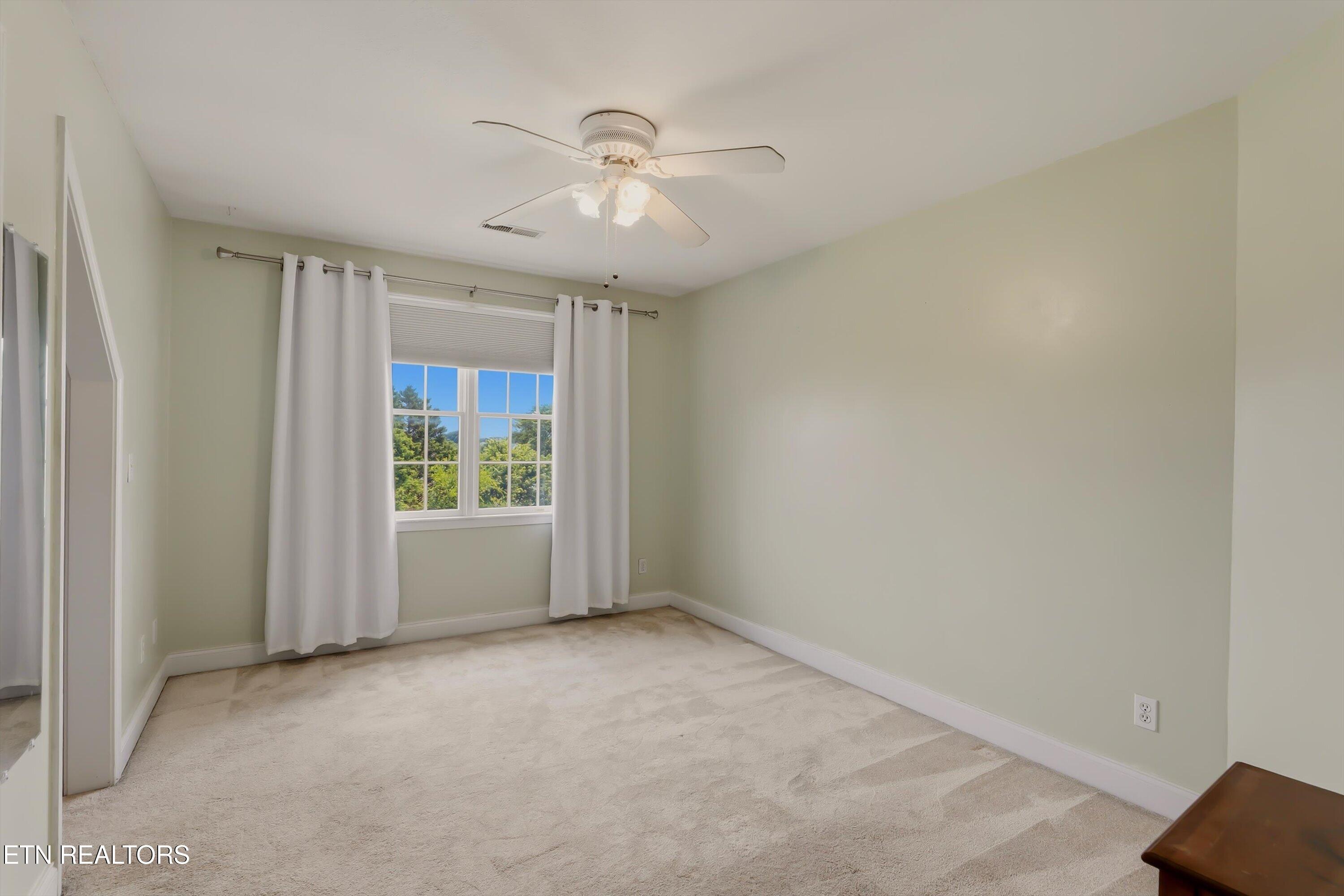 106 Knoll Lane Maryville TN 37804