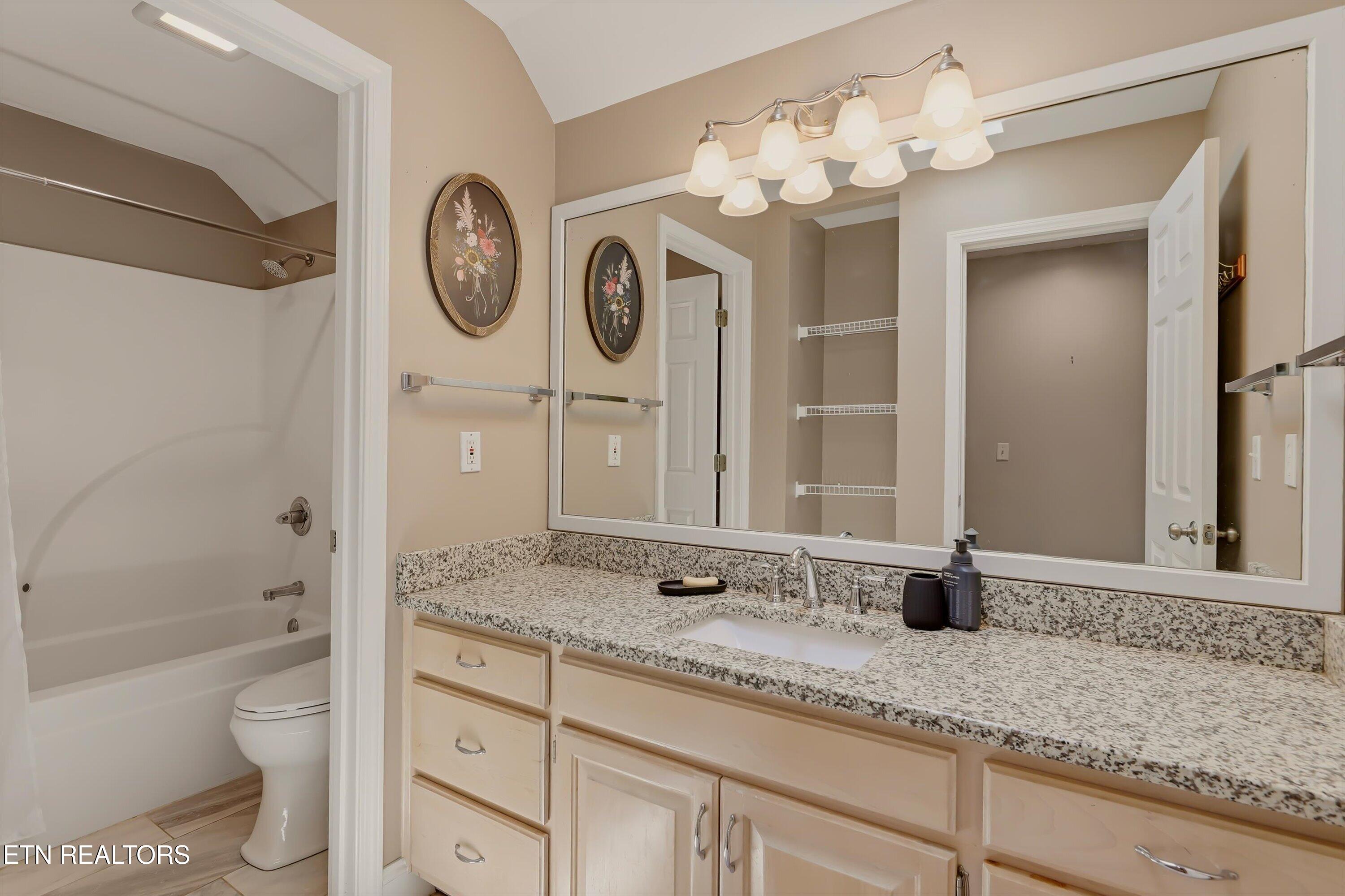 106 Knoll Lane Maryville TN 37804