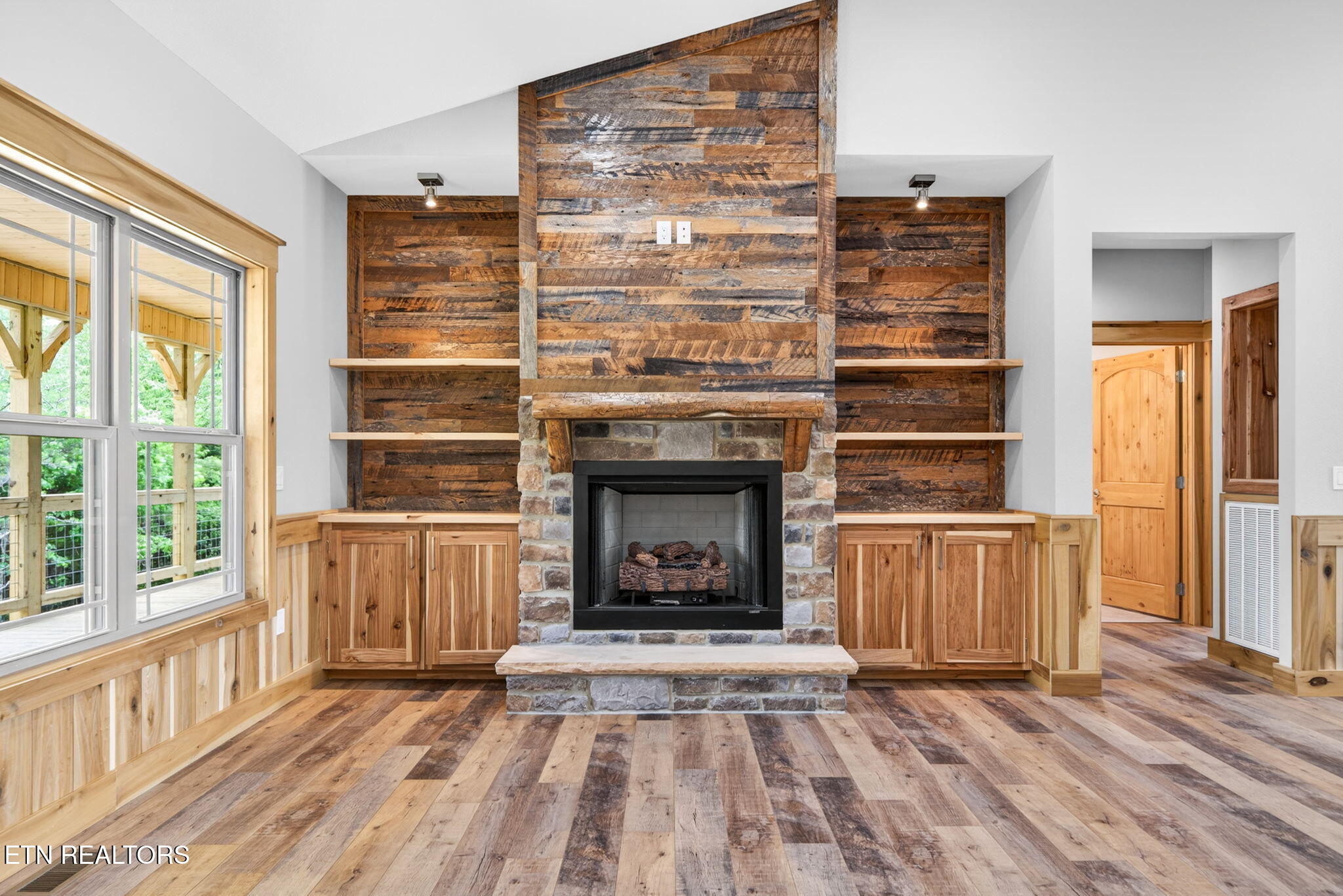 8036 Hebbertsburg Road Crab Orchard TN 37723