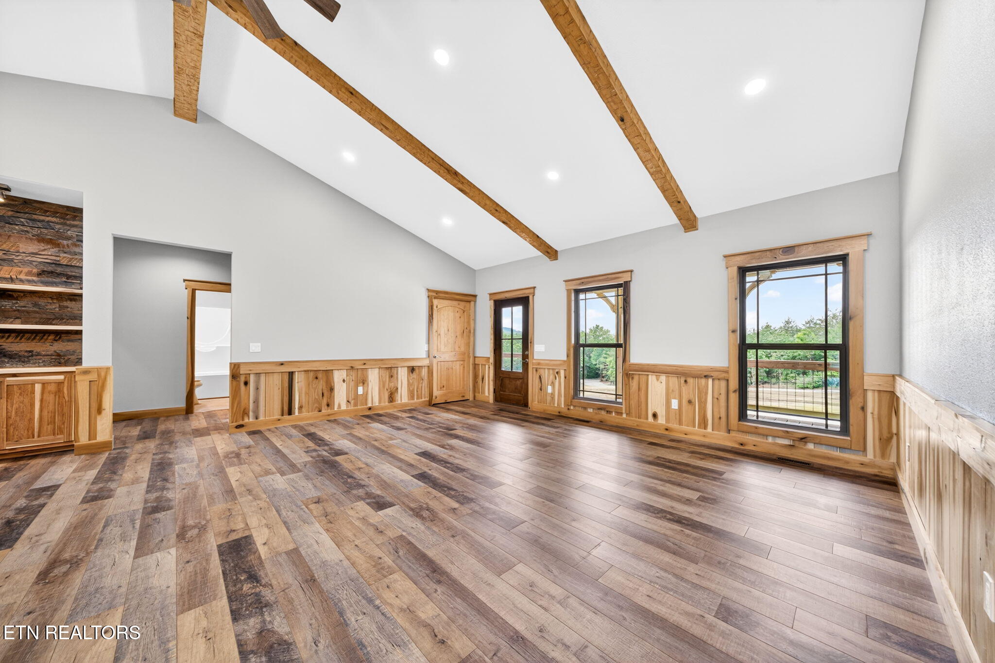 8036 Hebbertsburg Road Crab Orchard TN 37723