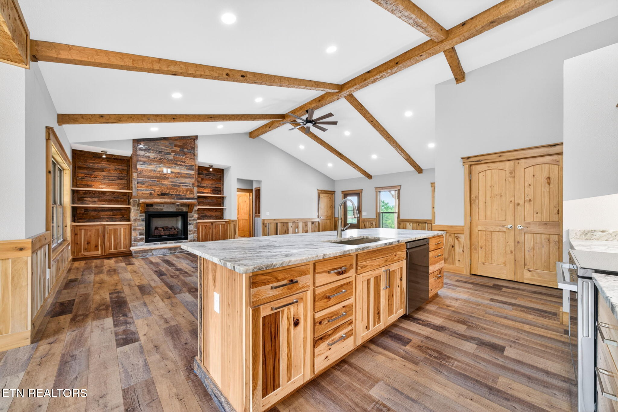 8036 Hebbertsburg Road Crab Orchard TN 37723