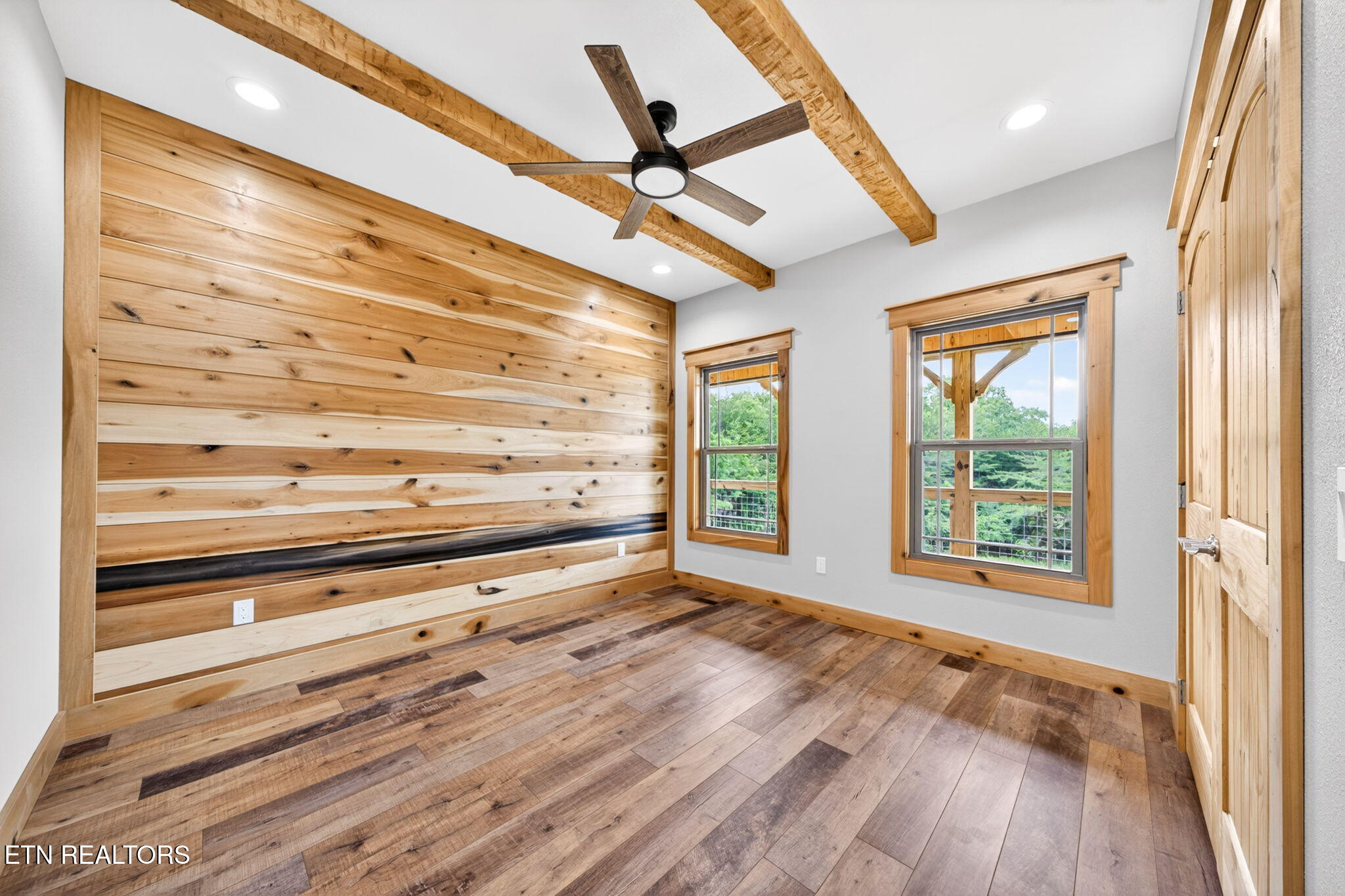 8036 Hebbertsburg Road Crab Orchard TN 37723