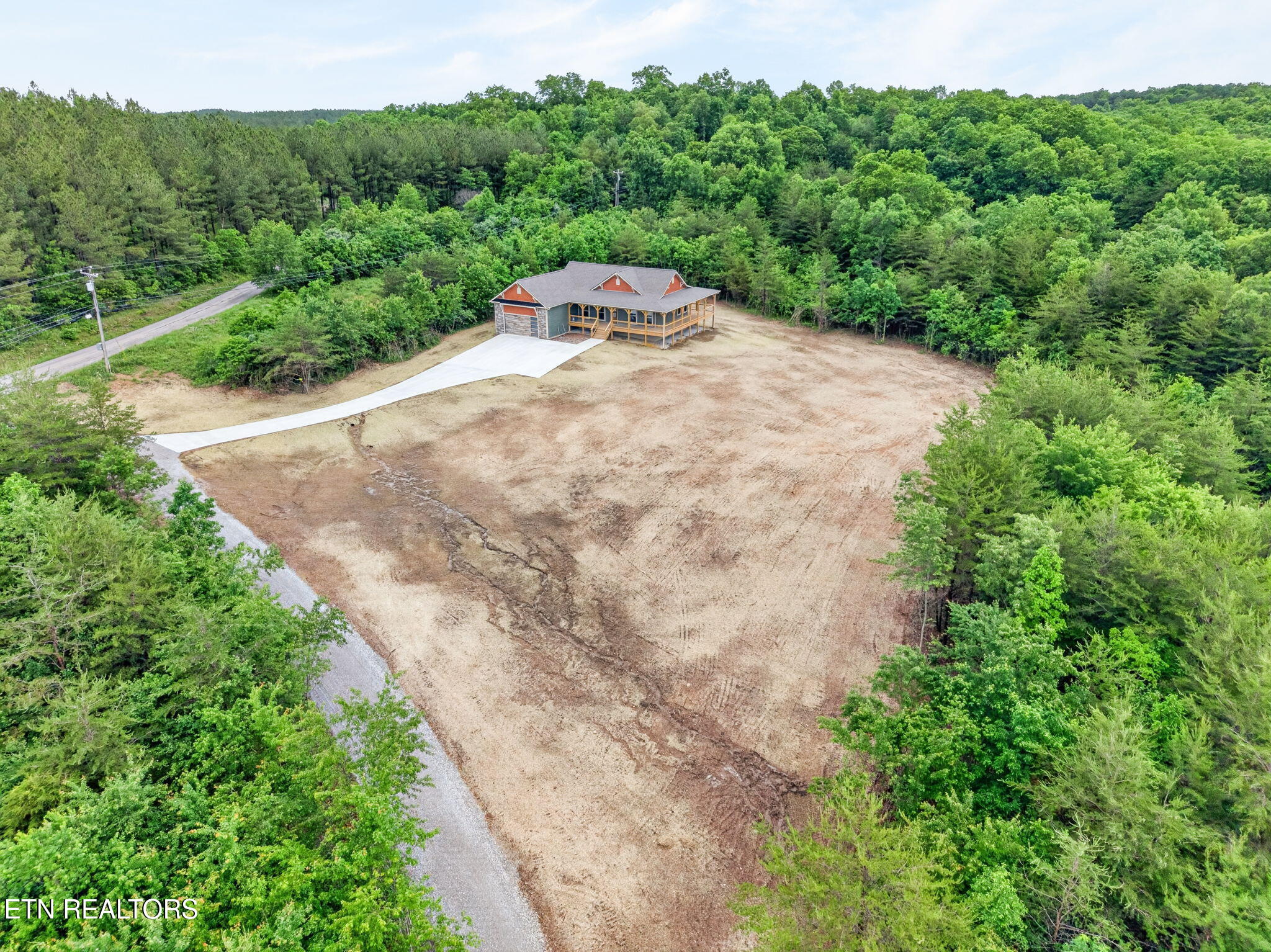 8036 Hebbertsburg Road Crab Orchard TN 37723