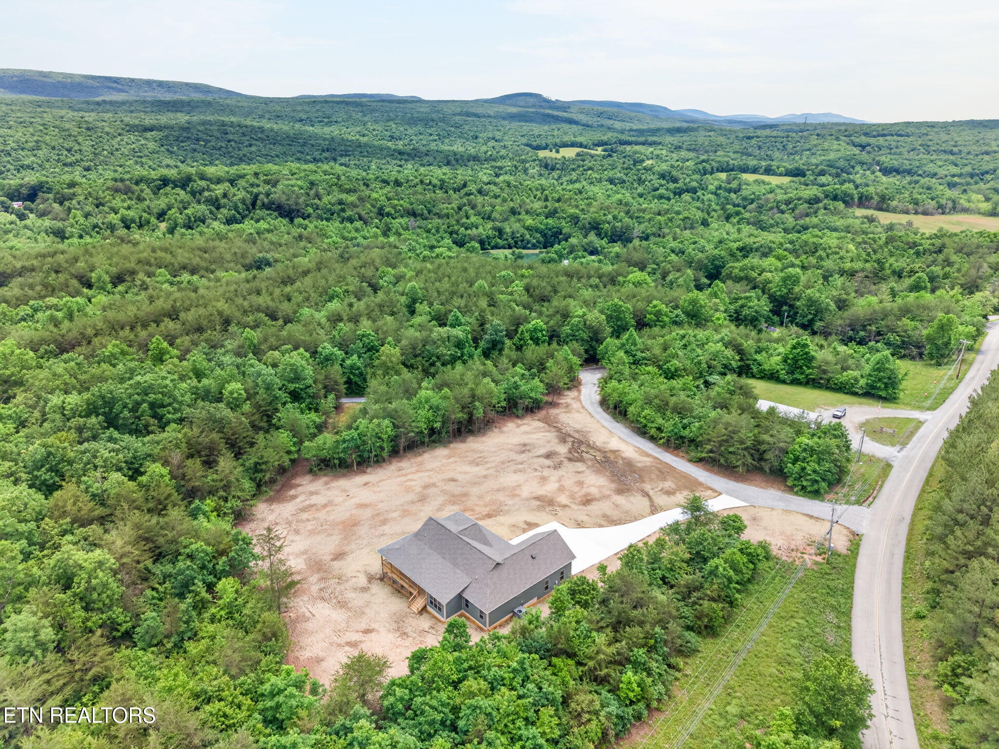 8036 Hebbertsburg Road Crab Orchard TN 37723