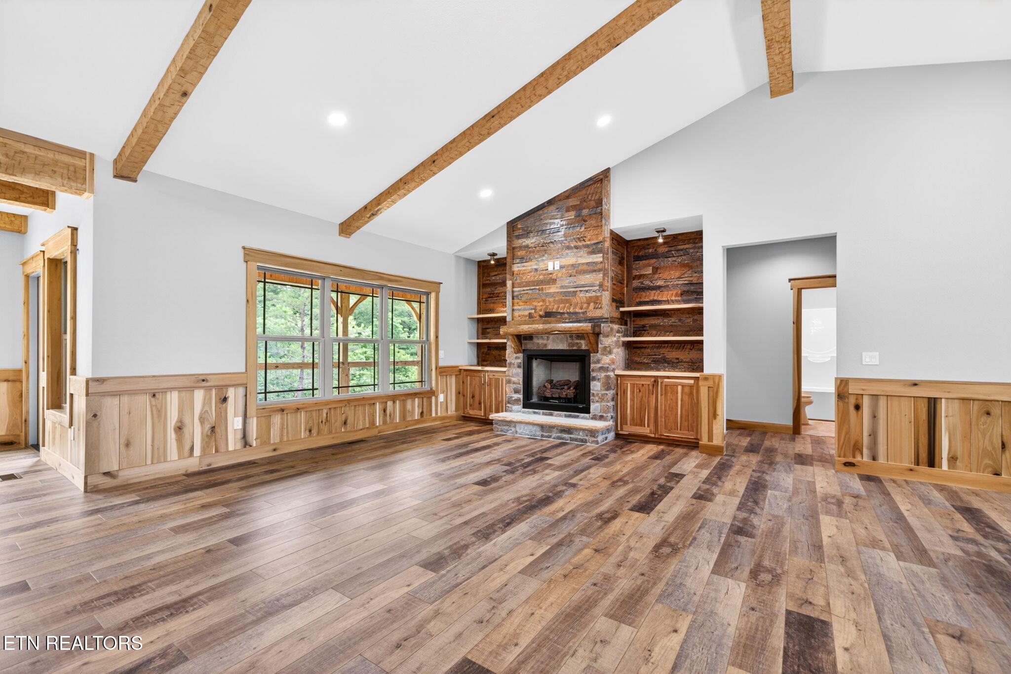 8036 Hebbertsburg Road Crab Orchard TN 37723
