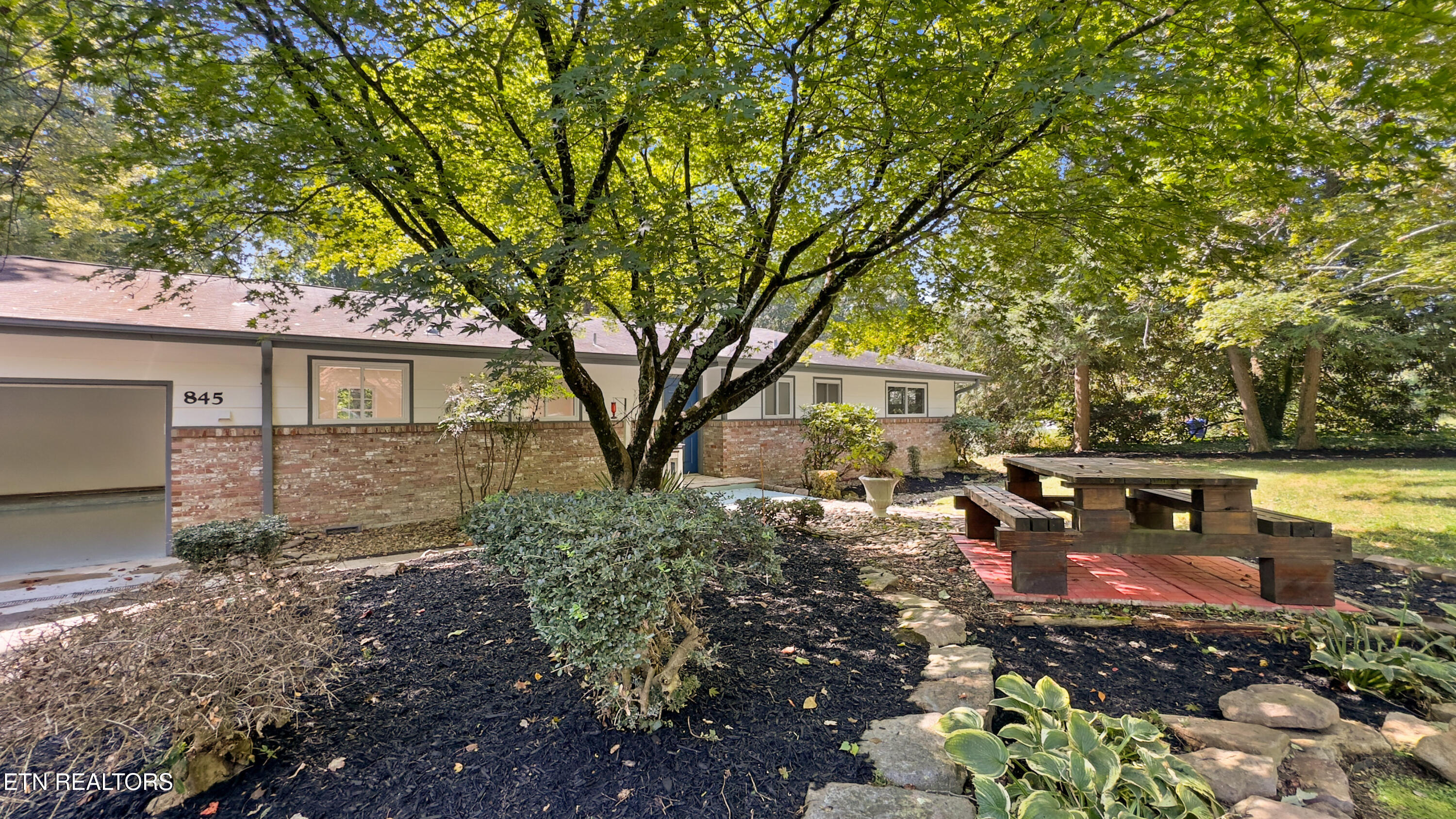 845 W Outer Drive Oak Ridge TN 37830