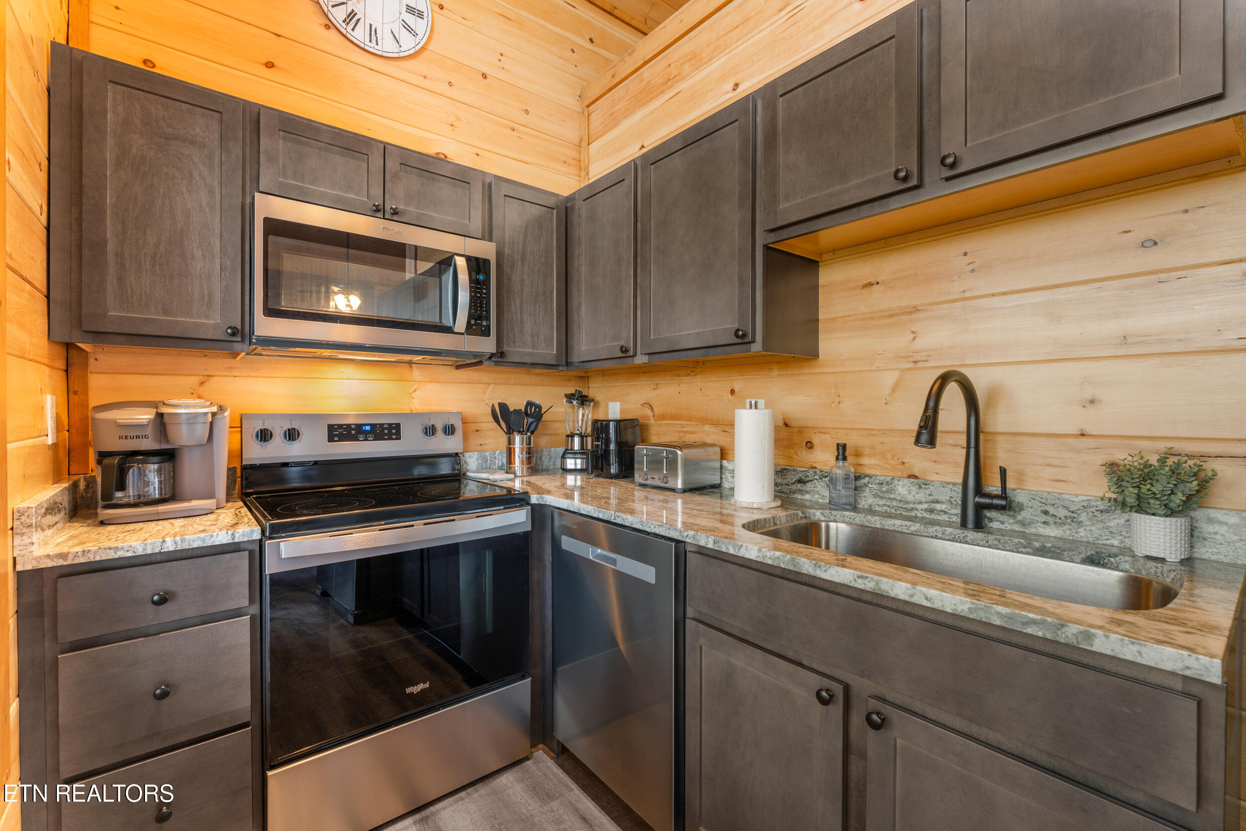 3308 Pine Peak Way Sevierville TN 37862